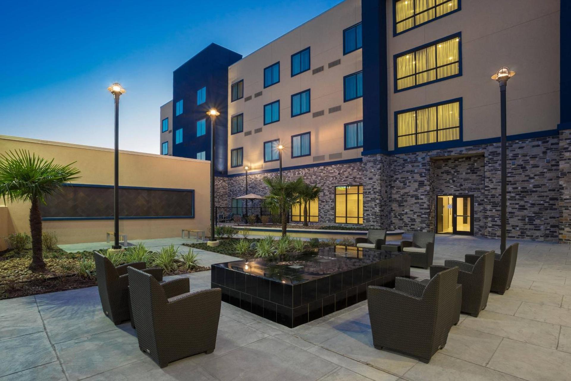 Courtyard by Marriott Houston Katy Mills photo 7