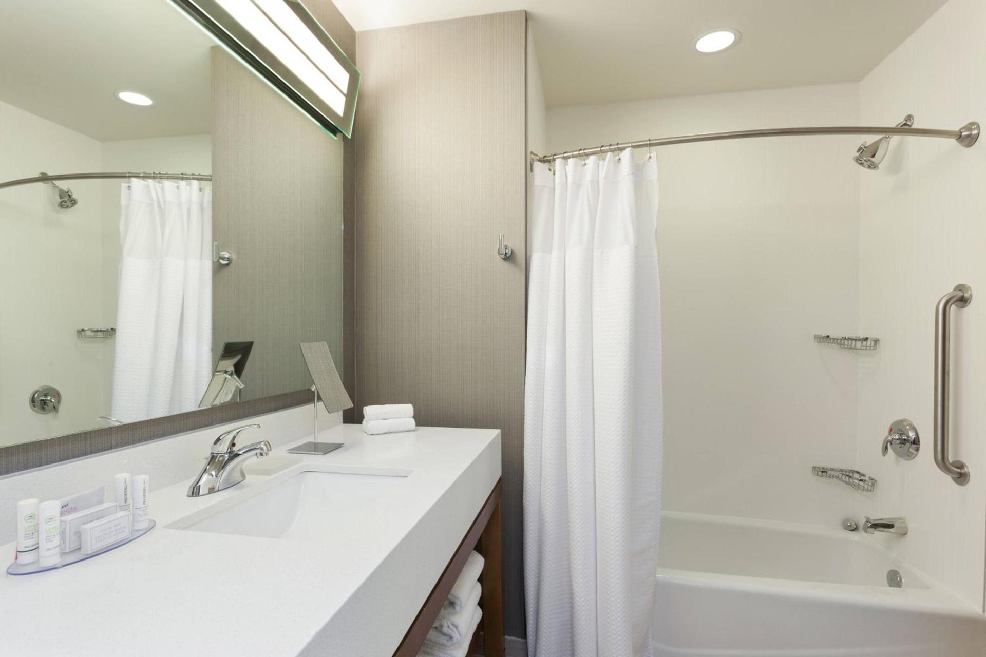 Courtyard by Marriott Houston Katy Mills photo 9