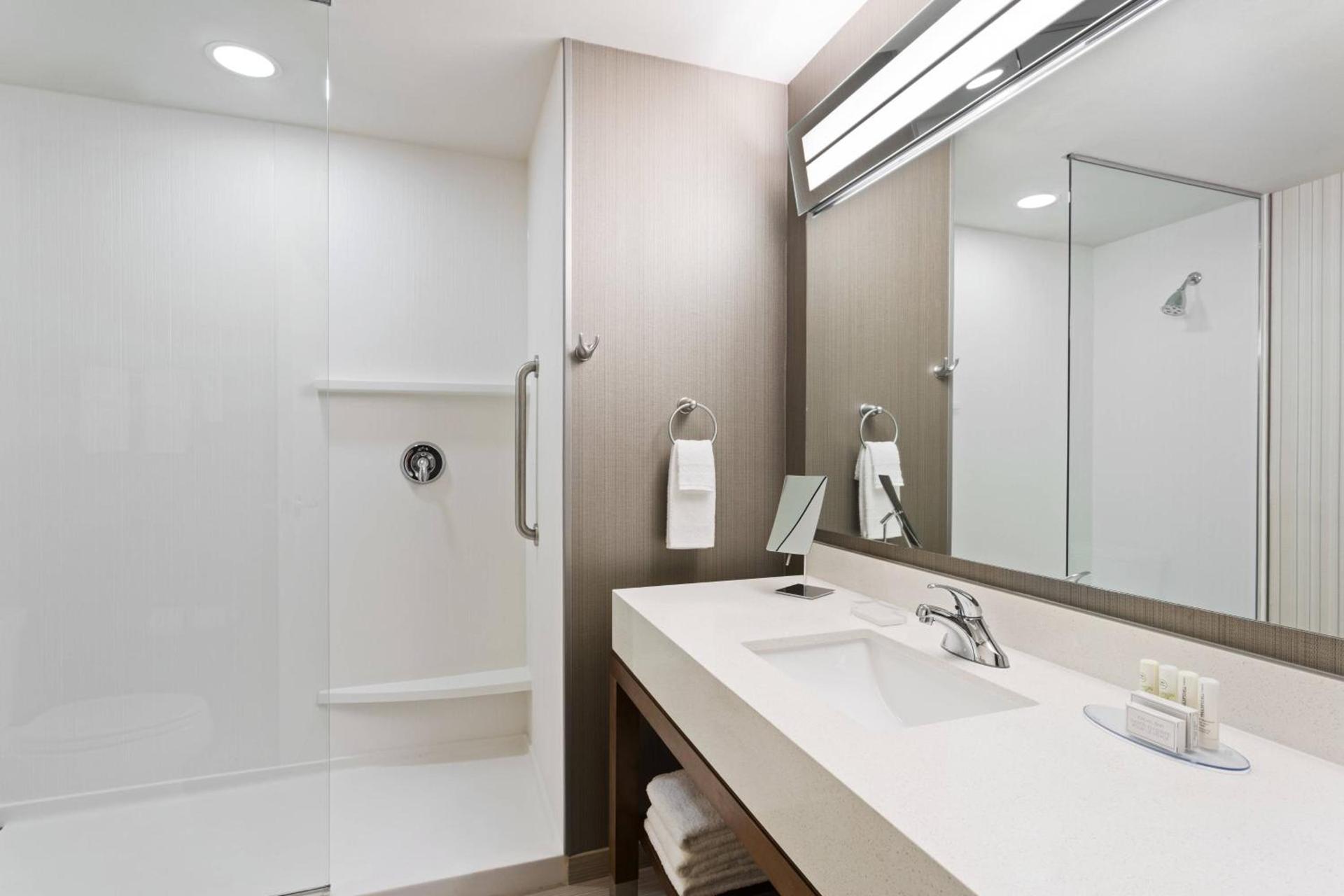 Courtyard by Marriott Houston Katy Mills photo 3