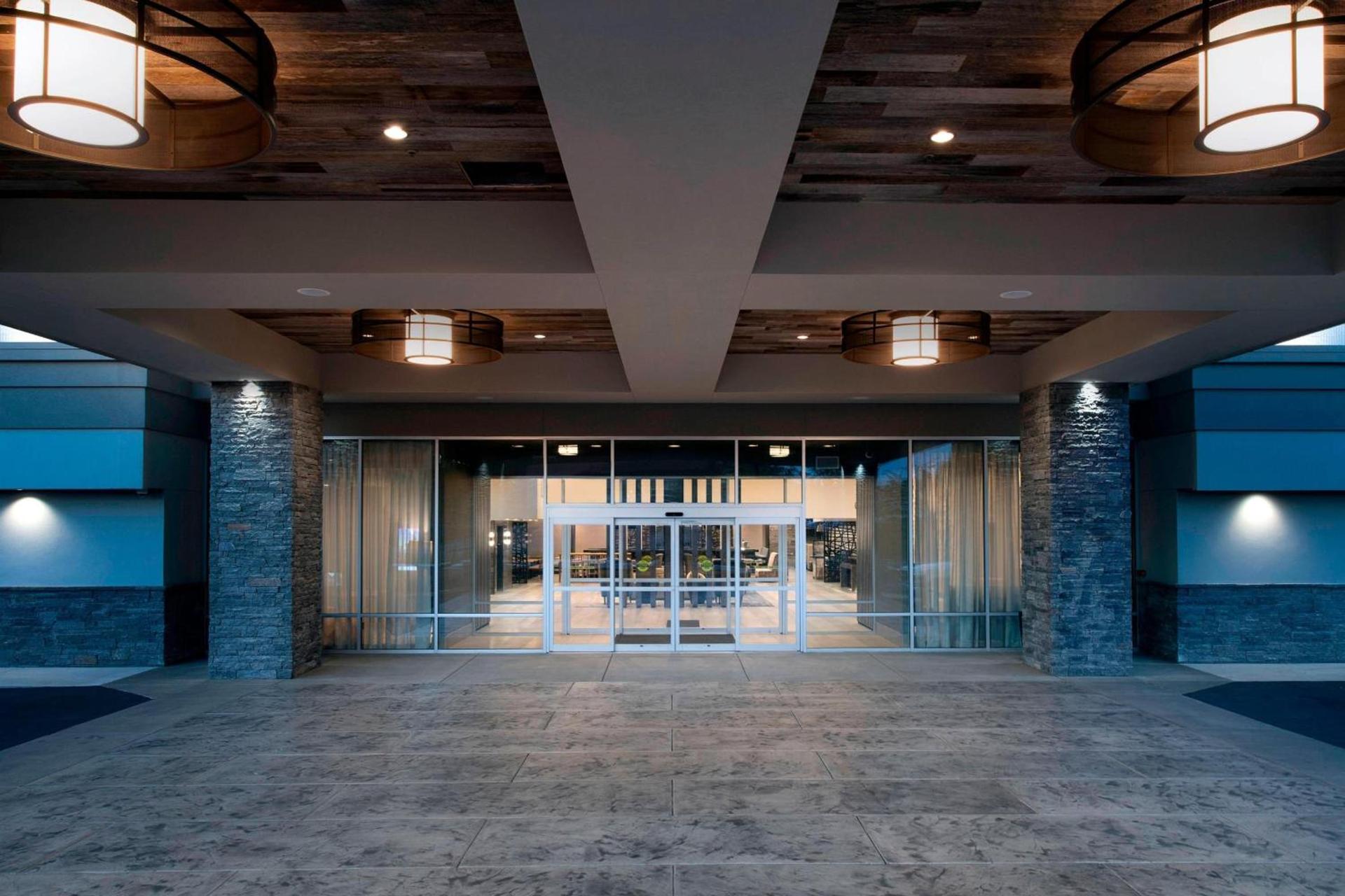 Delta Hotels by Marriott Seattle Everett photo 3