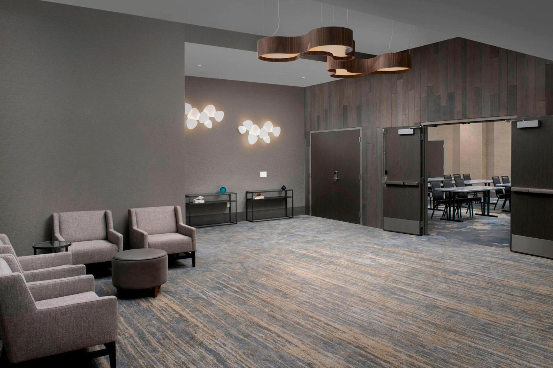Delta Hotels by Marriott Seattle Everett photo 39