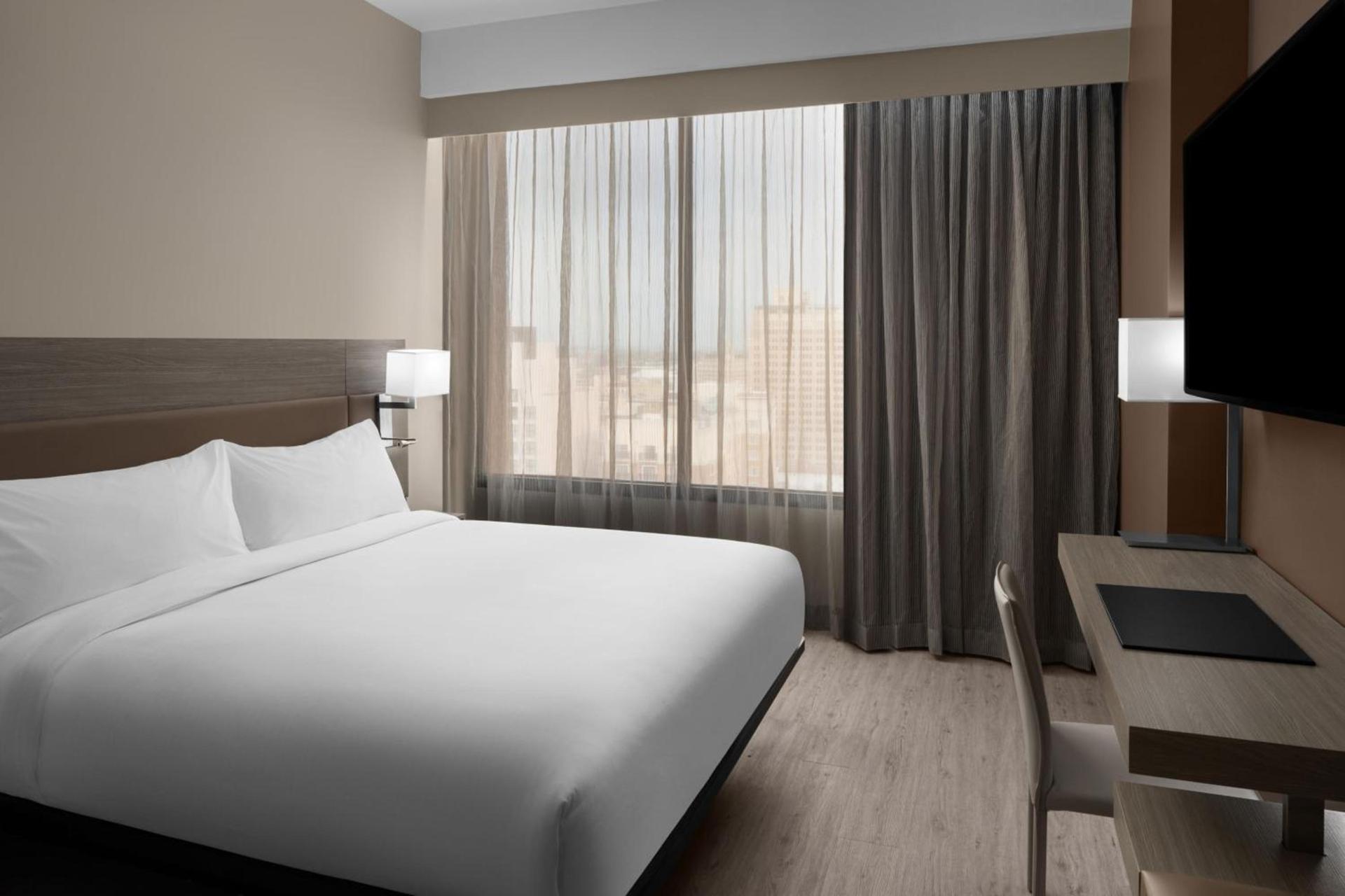 AC Hotel by Marriott San Antonio Riverwalk photo 11