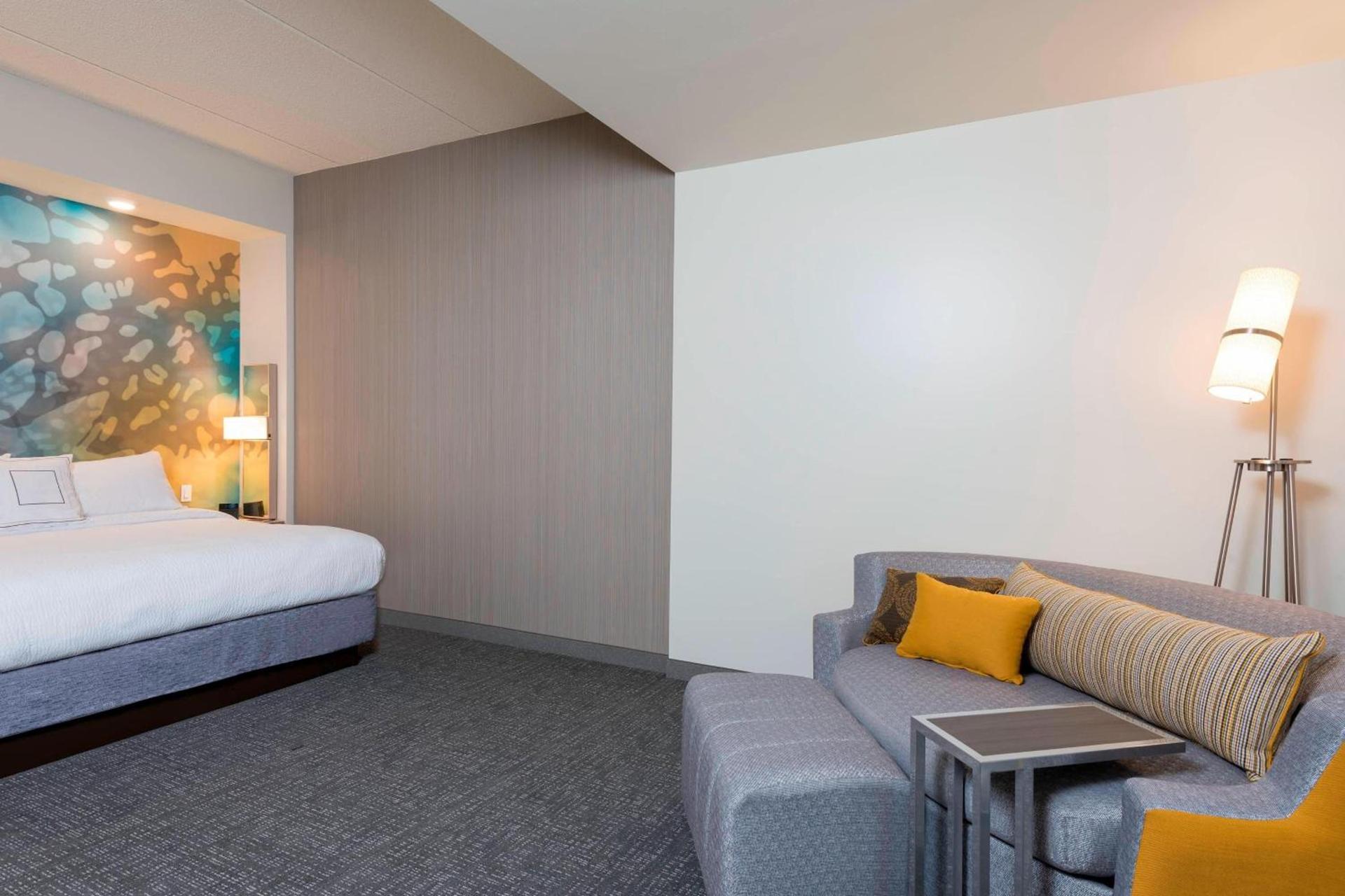 Courtyard by Marriott Mt. Pleasant at Central Michigan University photo 8