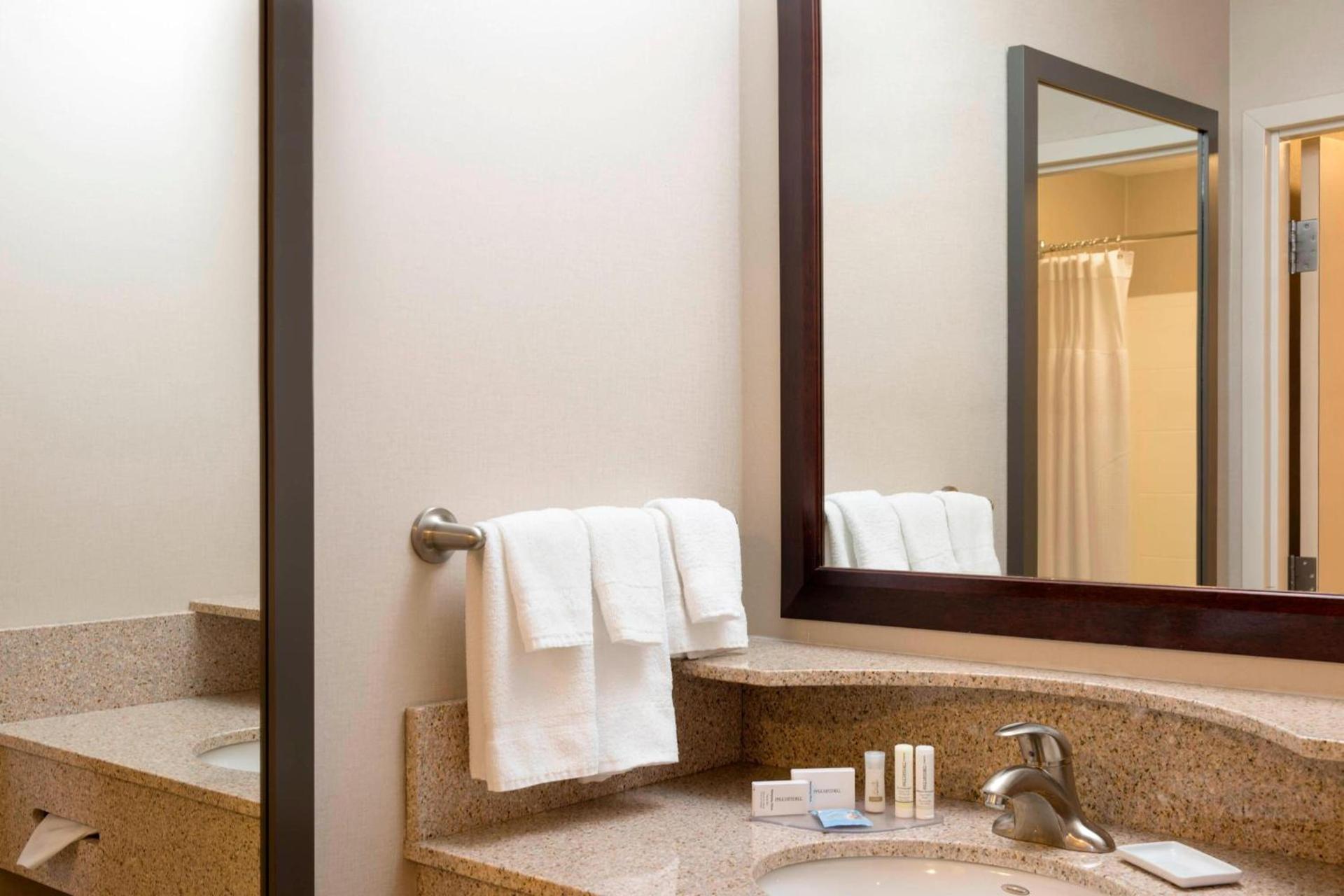 SpringHill Suites Midland photo 8