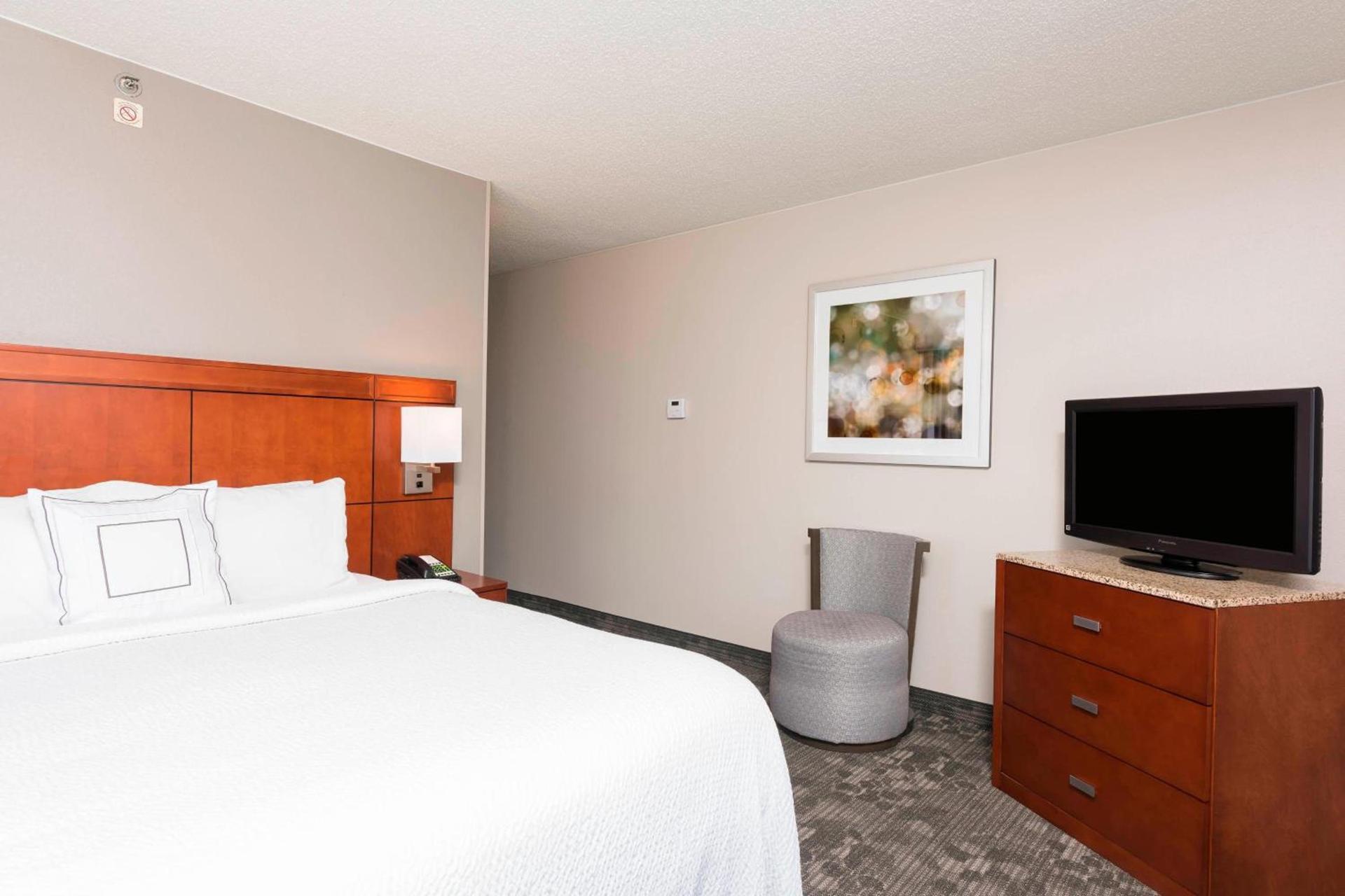 Courtyard by Marriott Louisville Downtown photo 16