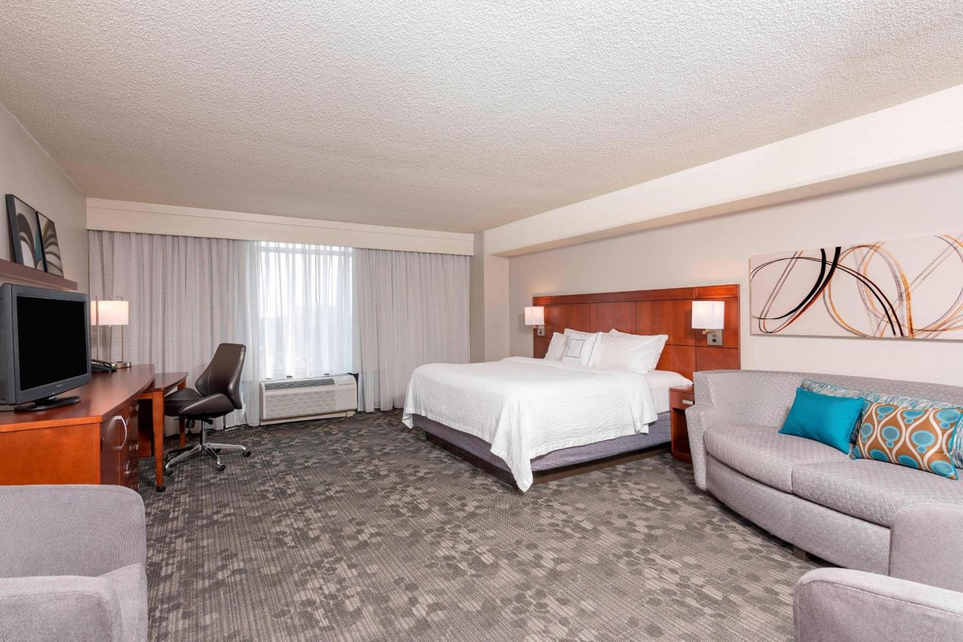 Courtyard by Marriott Louisville Downtown photo 14