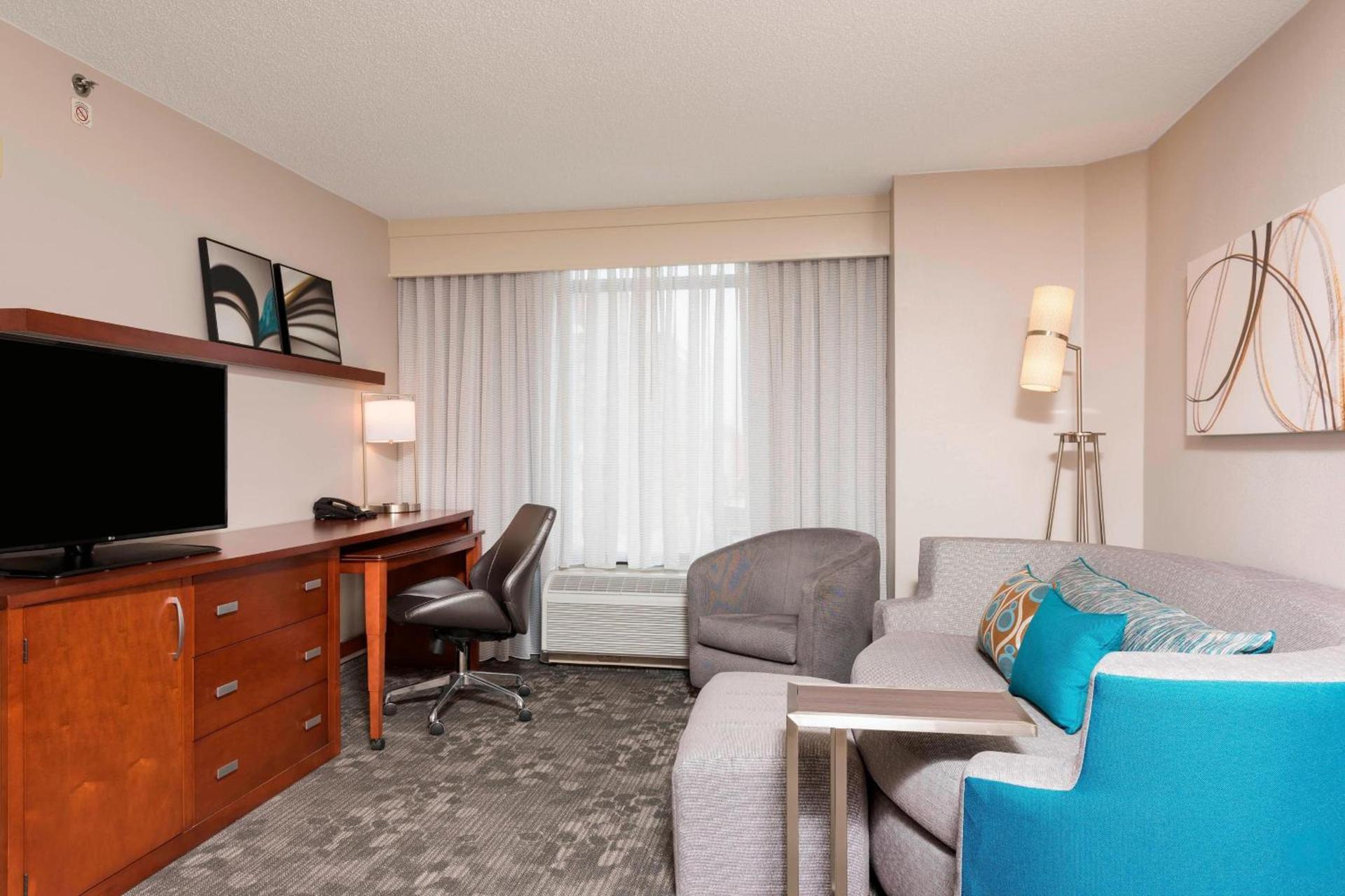 Courtyard by Marriott Louisville Downtown photo 18