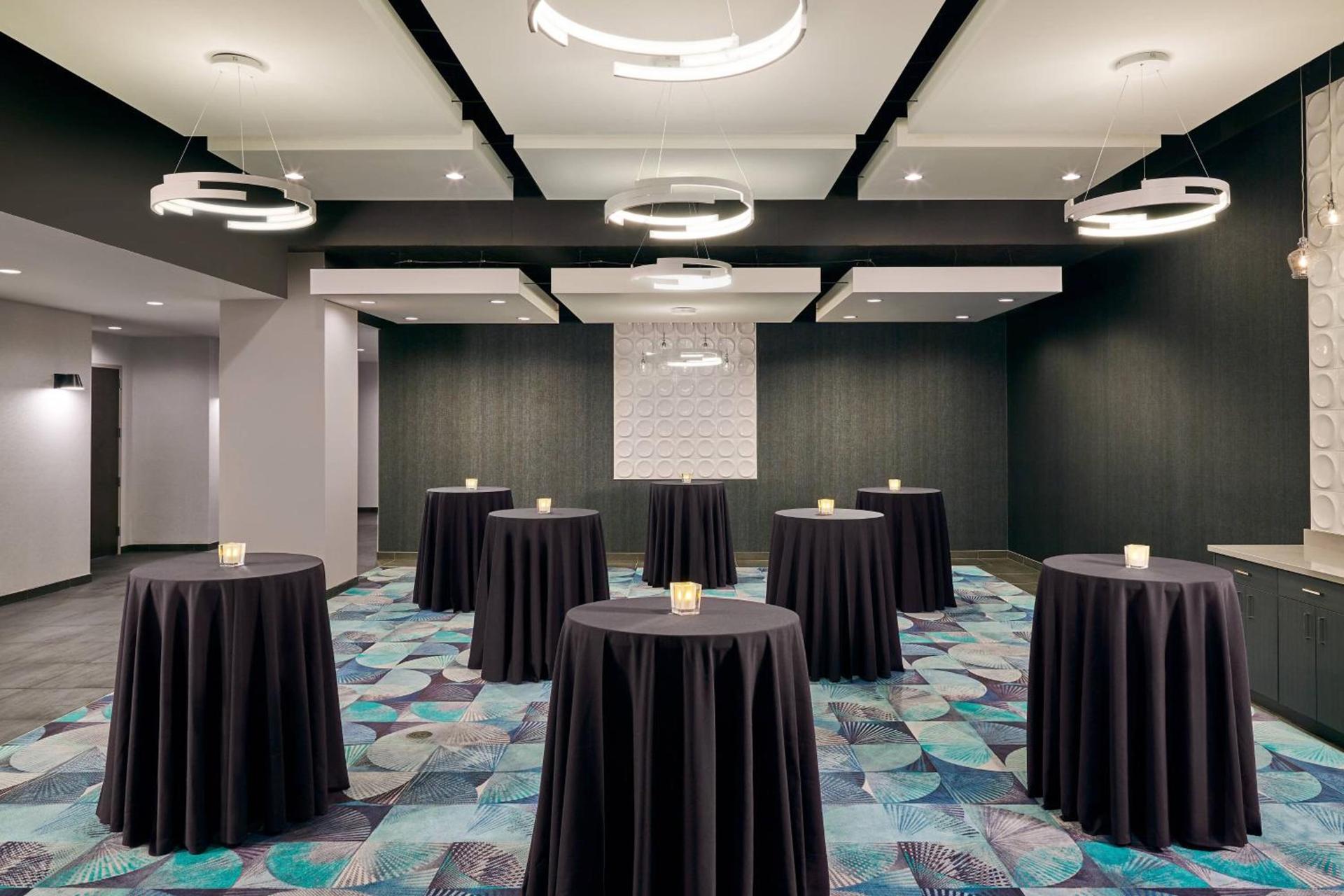 Aloft by Marriott South Bend photo 20
