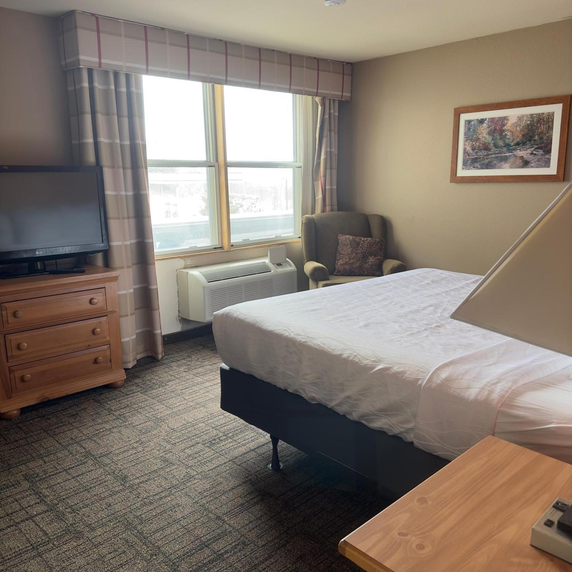Sleep Inn & Suites near Spirit Mountain photo 24