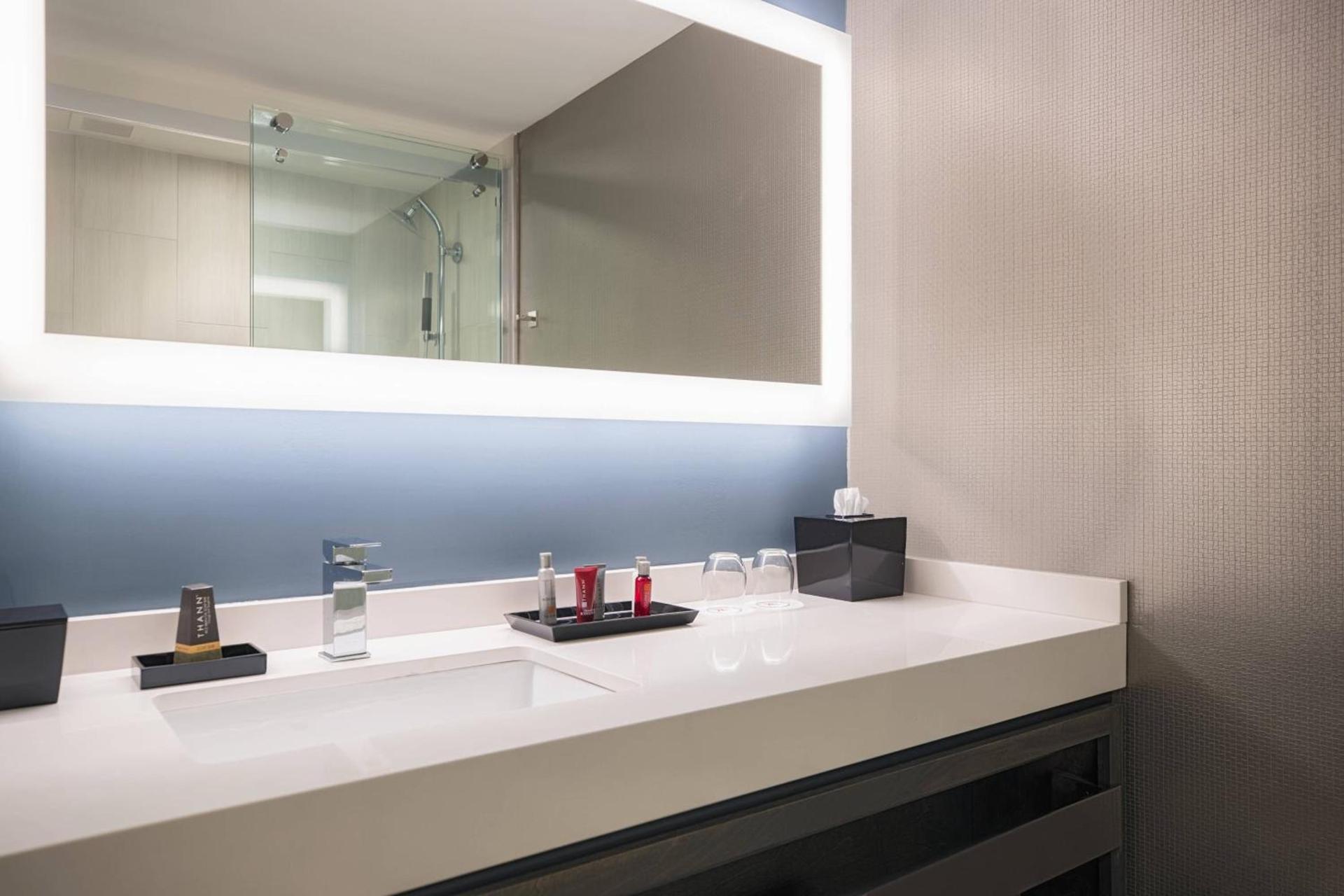 AC Hotel by Marriott Arlington National Landing photo 9