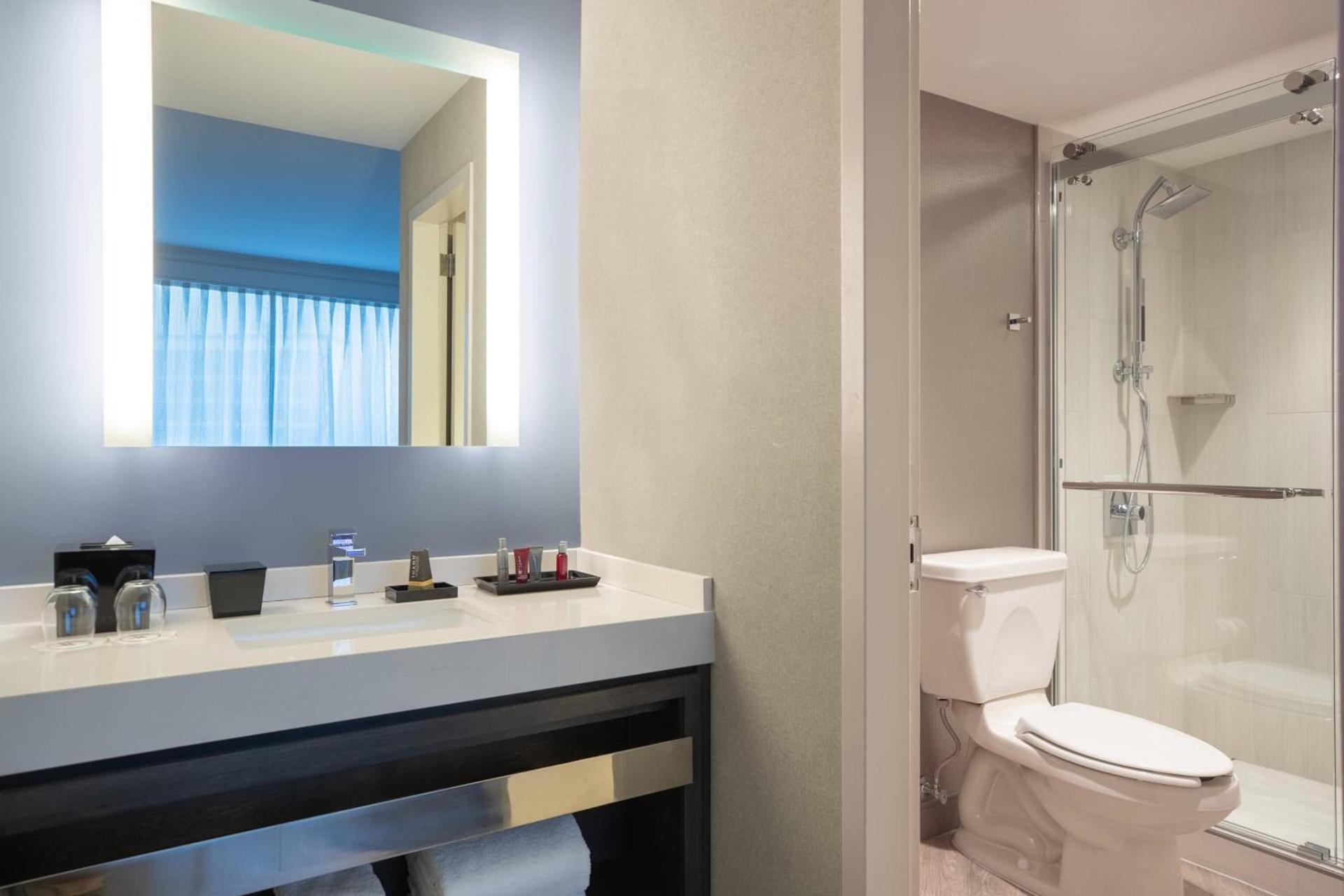 AC Hotel by Marriott Arlington National Landing photo 18