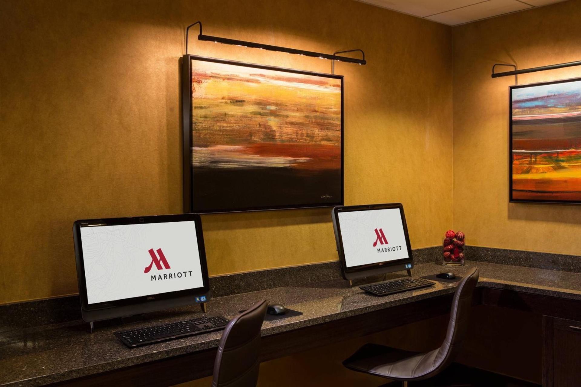 AC Hotel by Marriott Arlington National Landing photo 21