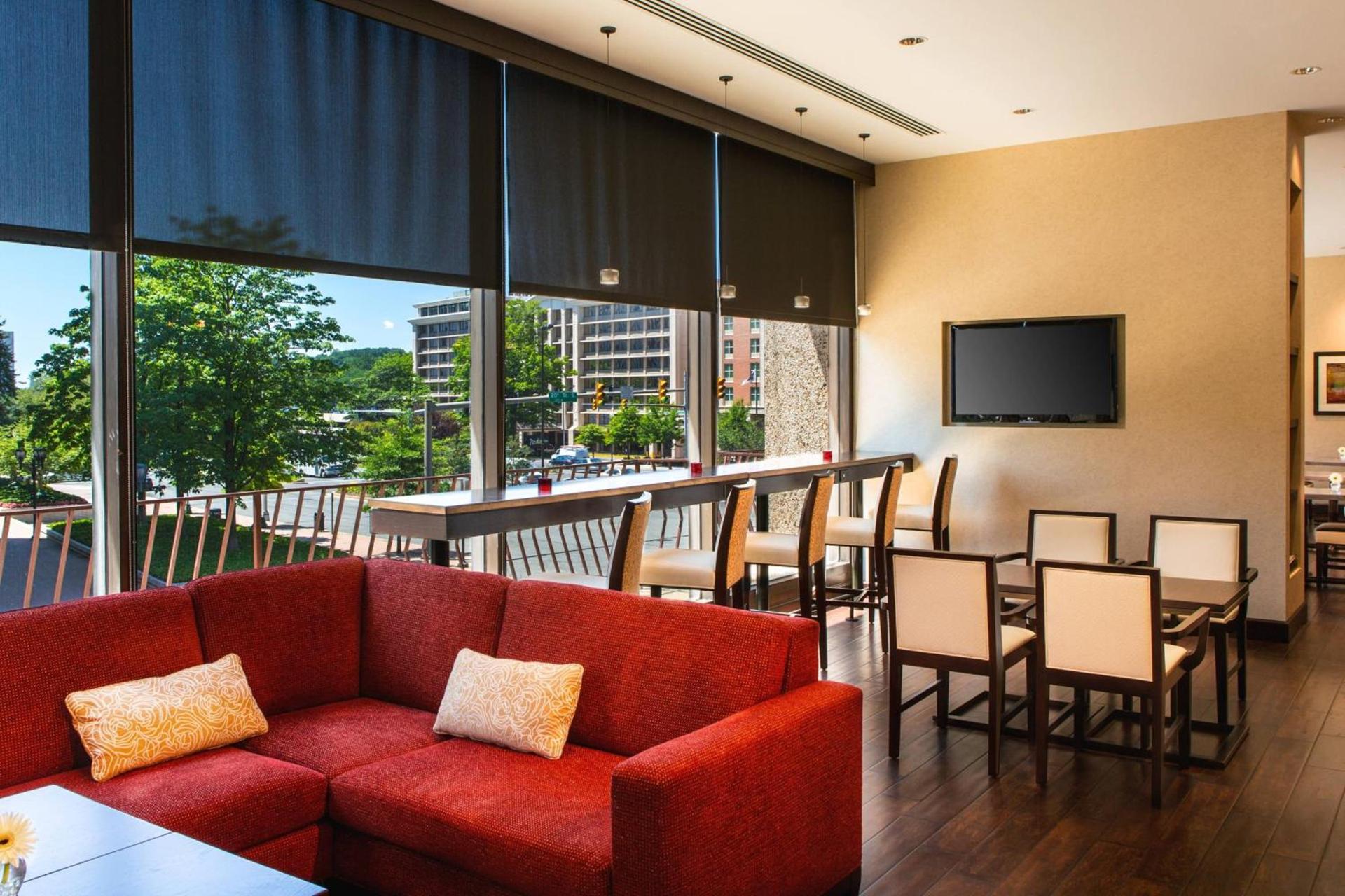 AC Hotel by Marriott Arlington National Landing photo 19