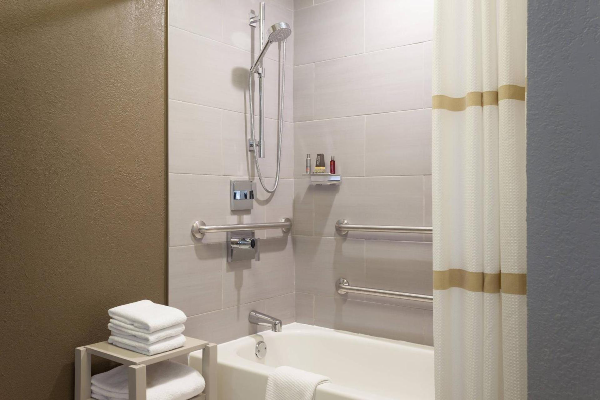 Marriott Savannah Riverfront photo 16