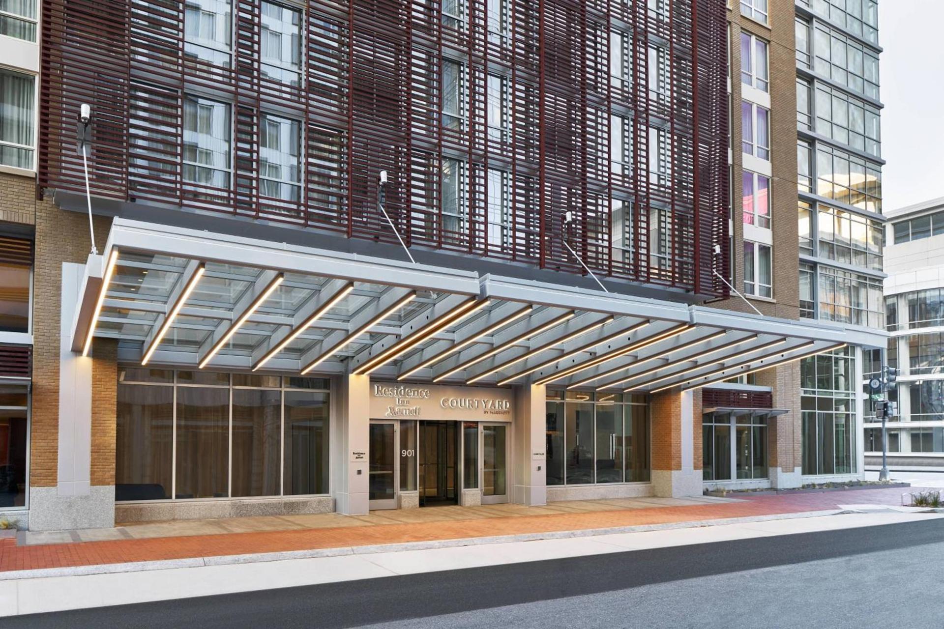 Courtyard by Marriott Washington Downtown/Convention Center photo 2