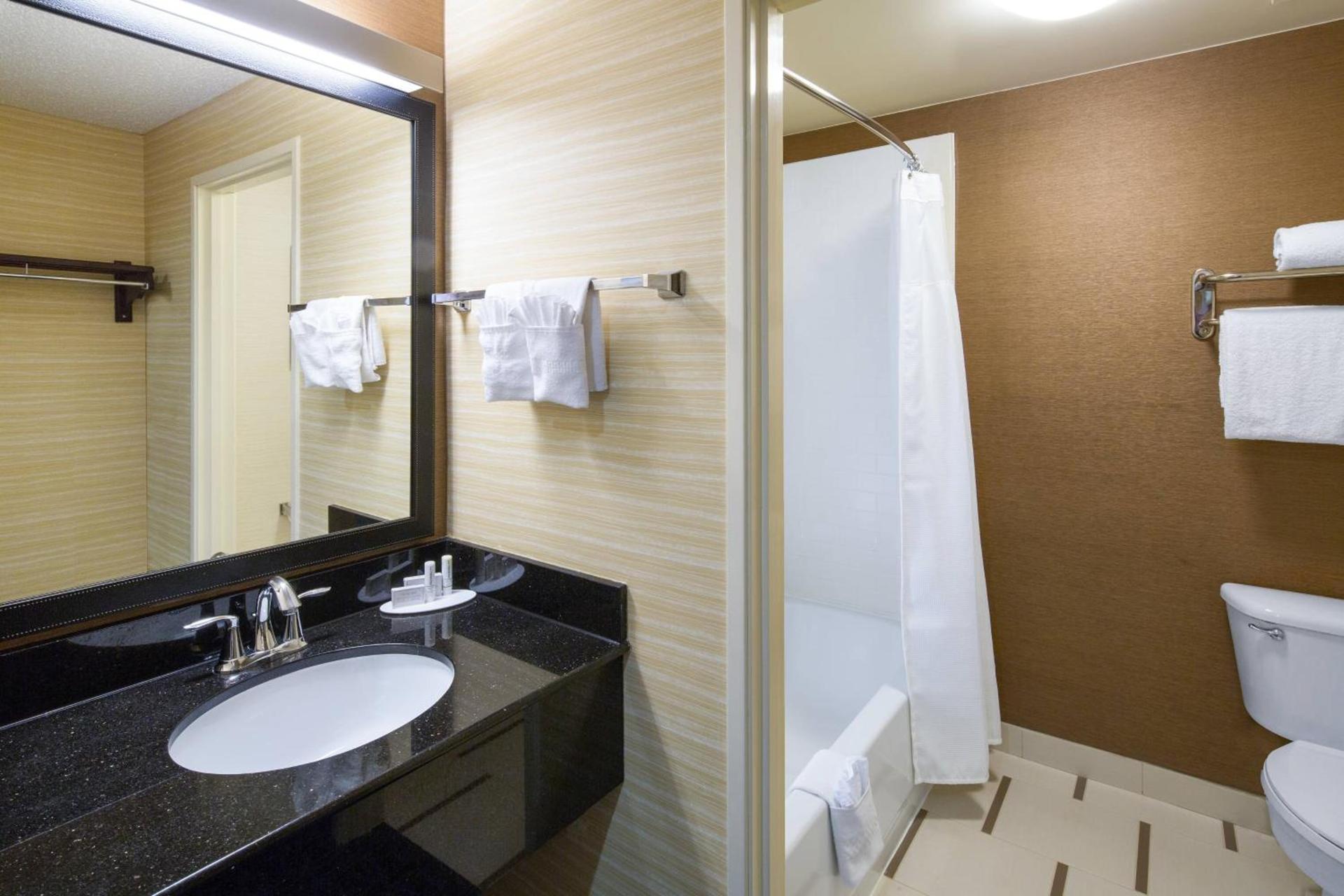 Fairfield Inn & Suites by Marriott San Antonio Airport/North Star Mall photo 10