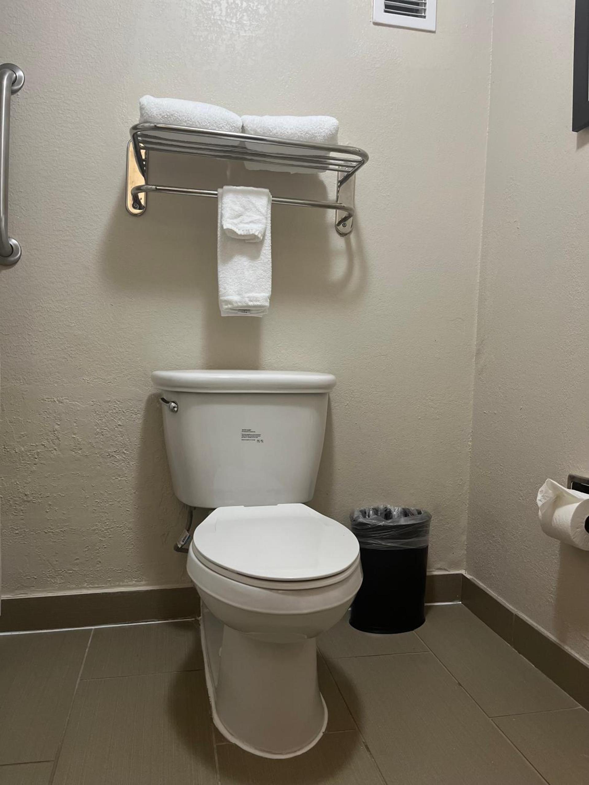 Wyndham Houston Sugarland photo 9