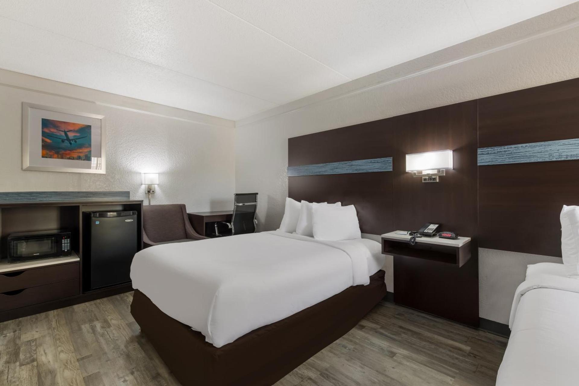 Quality Inn & Suites Airport photo 48