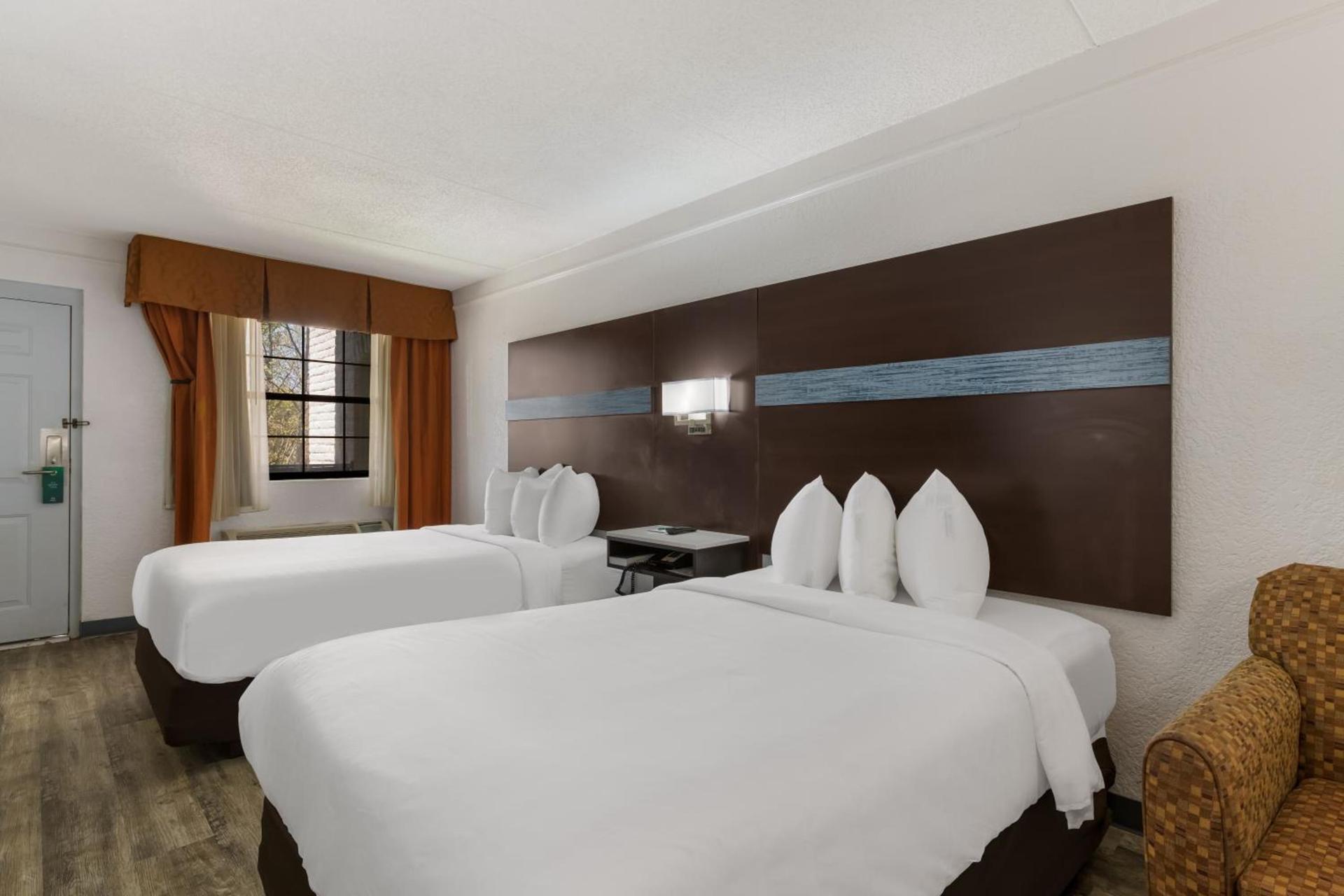 Quality Inn & Suites Airport photo 34