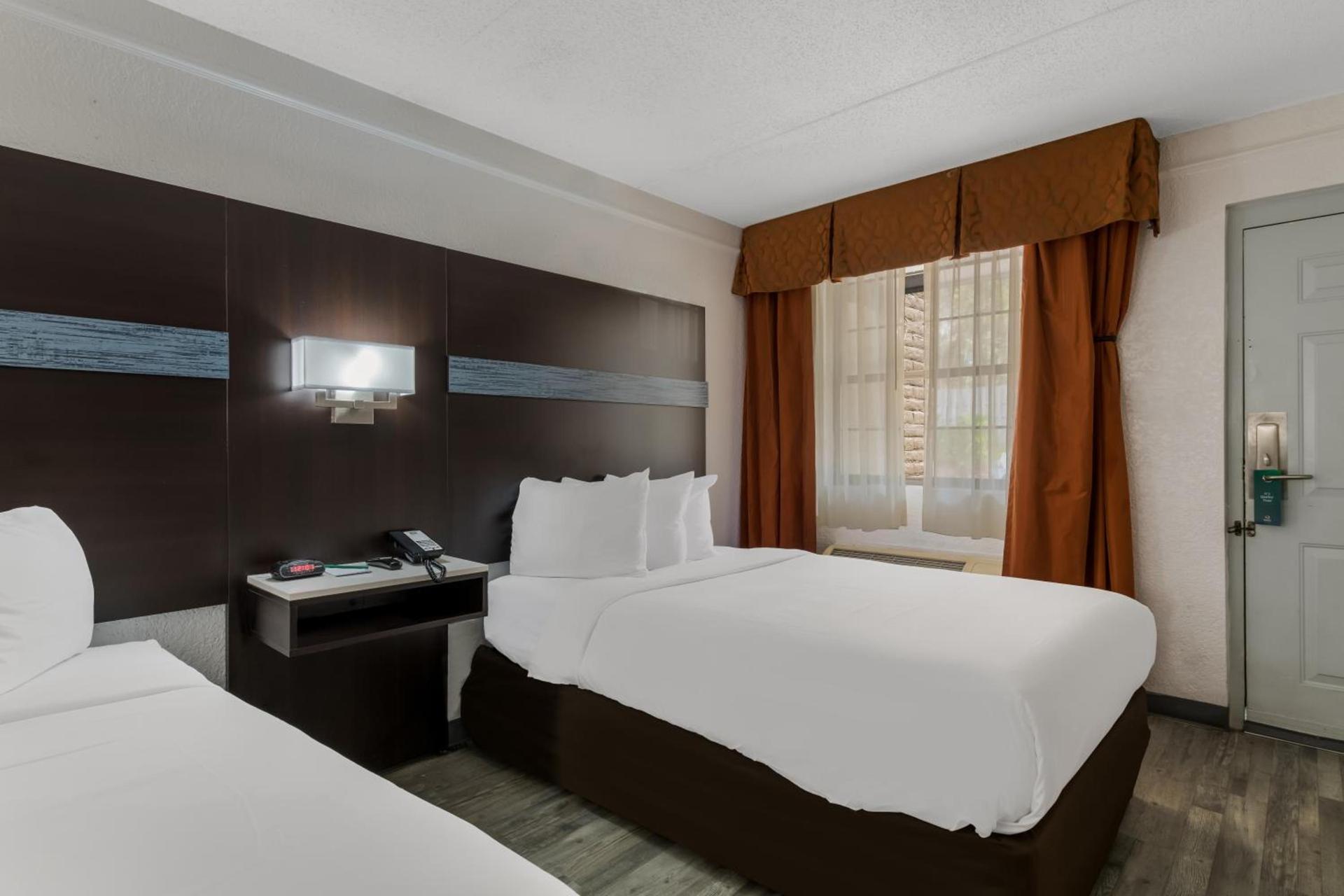 Quality Inn & Suites Airport photo 25