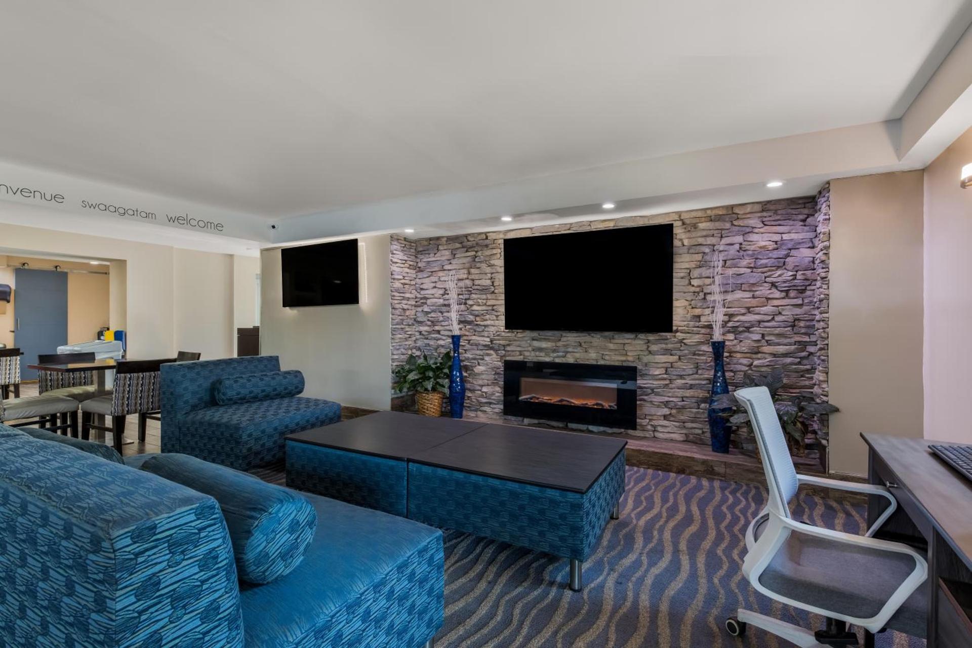 Quality Inn & Suites Airport photo 51
