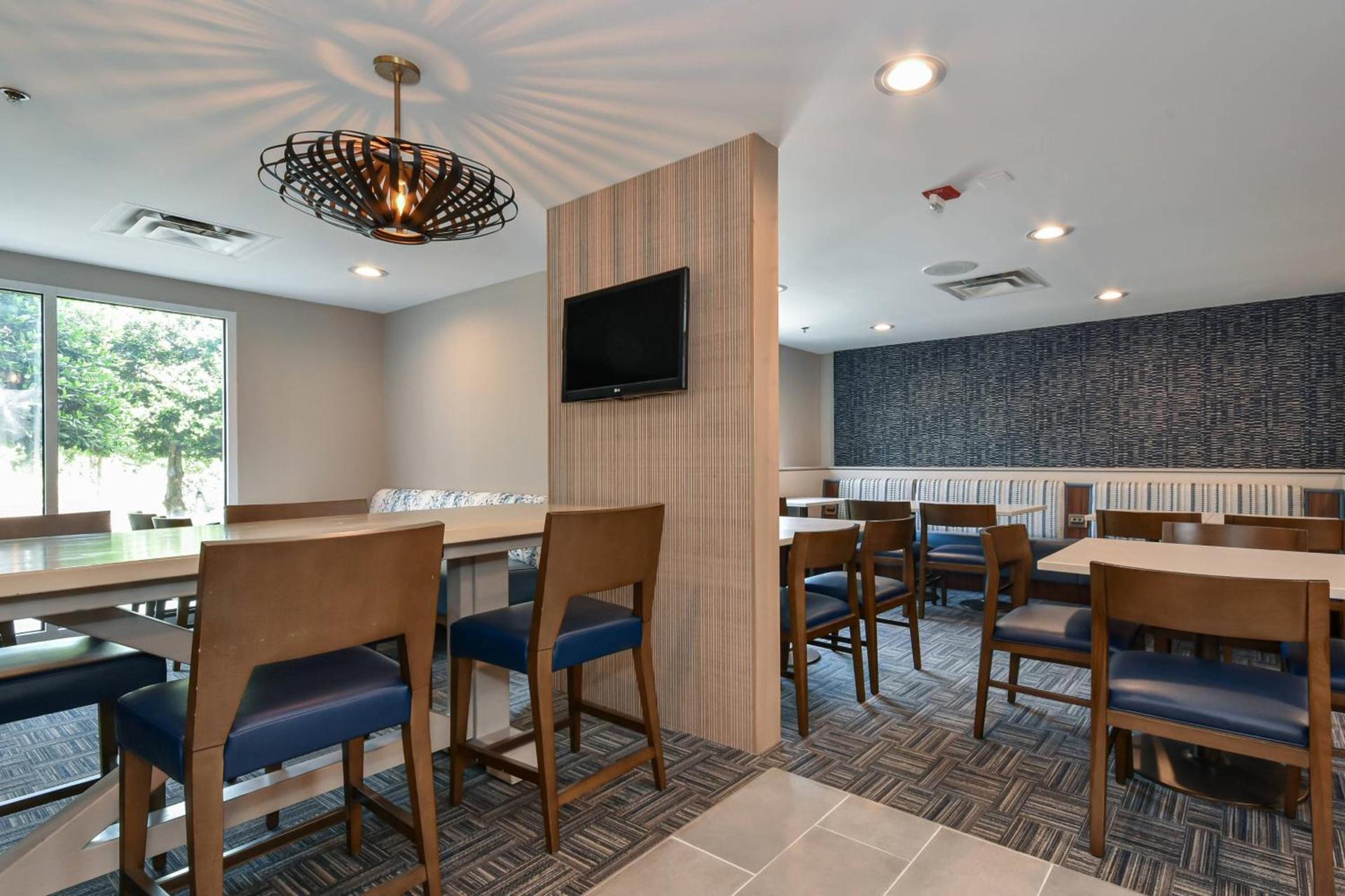 Fairfield Inn & Suites Charlotte Arrowood photo 7