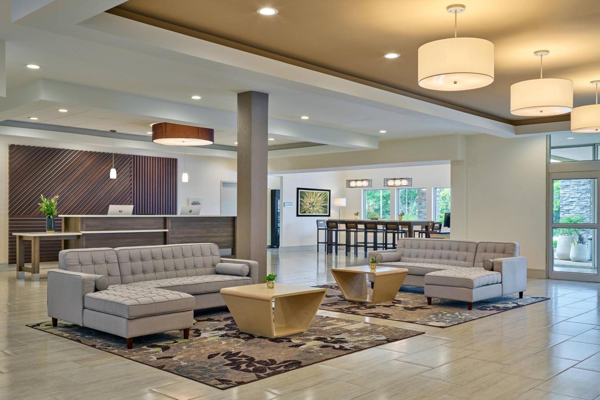 Delta Hotels by Marriott Chicago Willowbrook photo 4