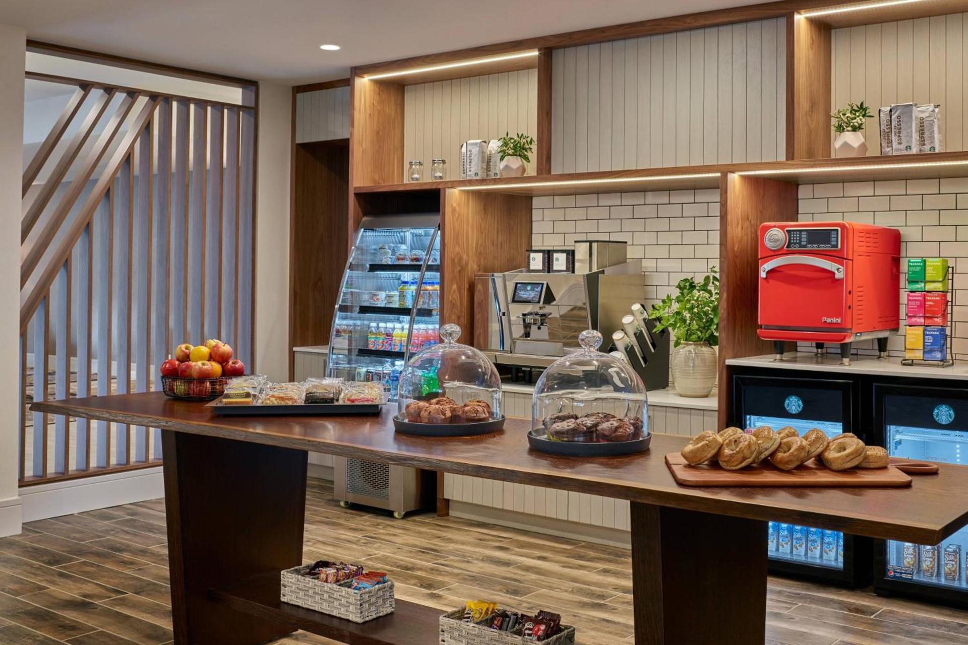 Delta Hotels by Marriott Chicago Willowbrook photo 17