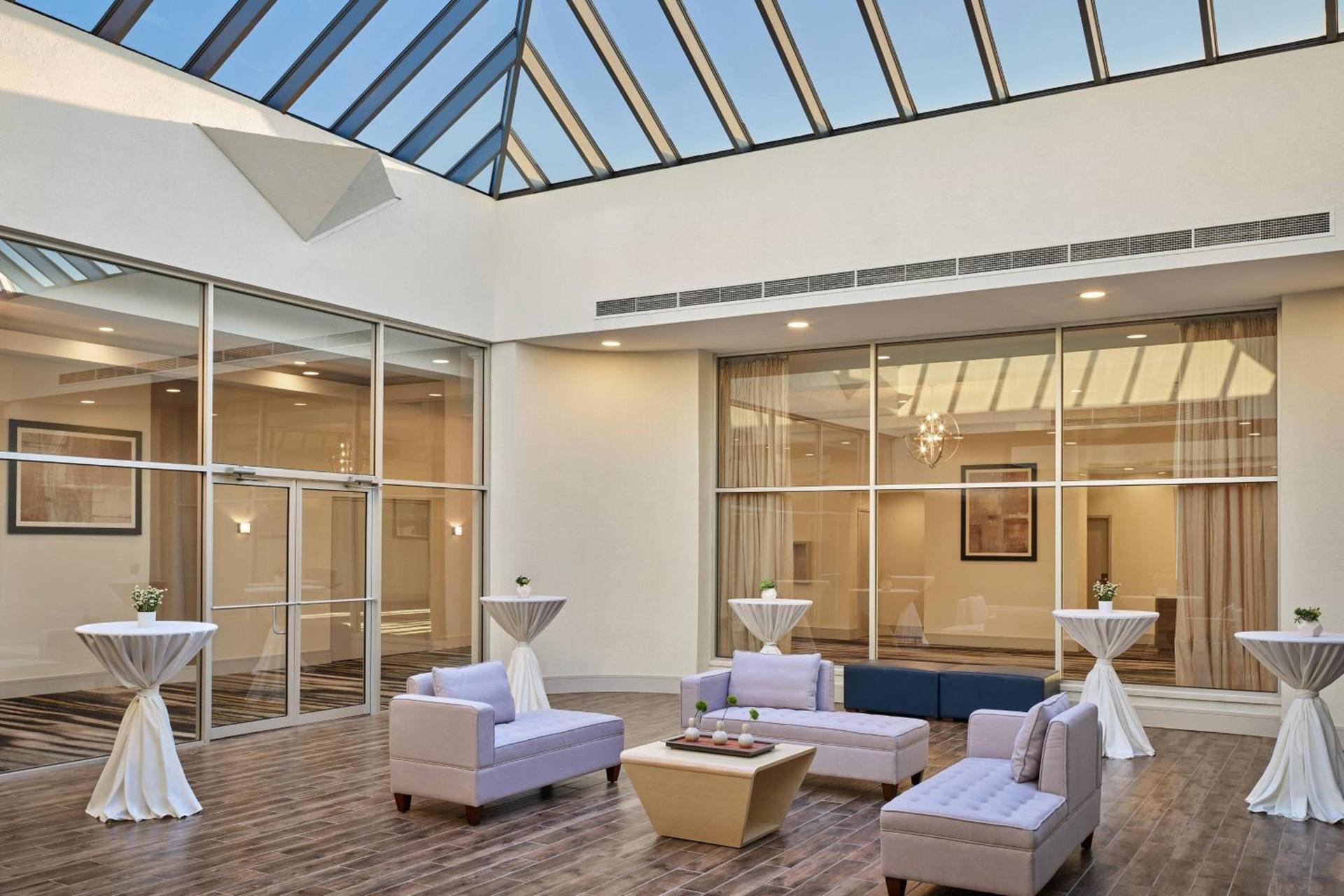 Delta Hotels by Marriott Chicago Willowbrook photo 20