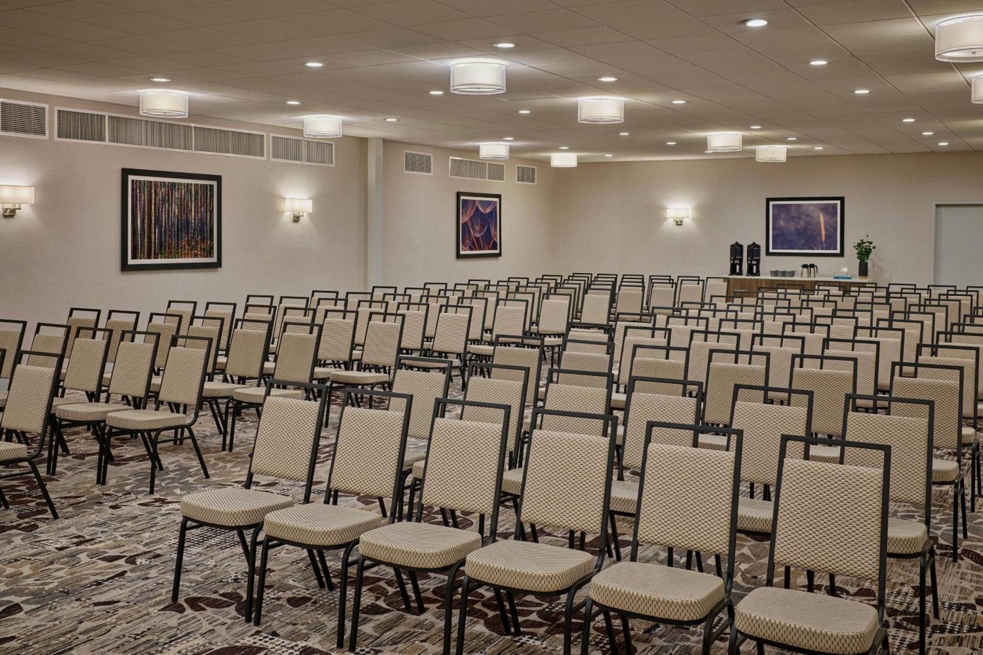 Delta Hotels by Marriott Chicago Willowbrook photo 24