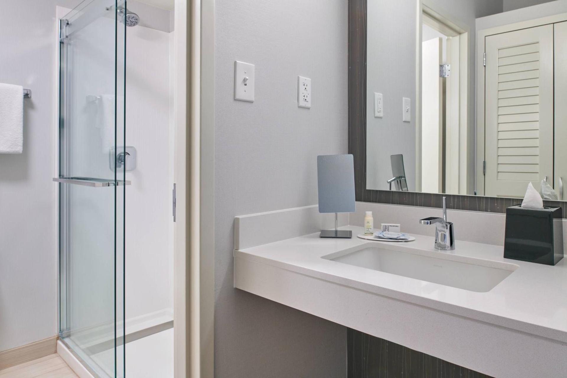 Courtyard by Marriott Indianapolis Castleton photo 14