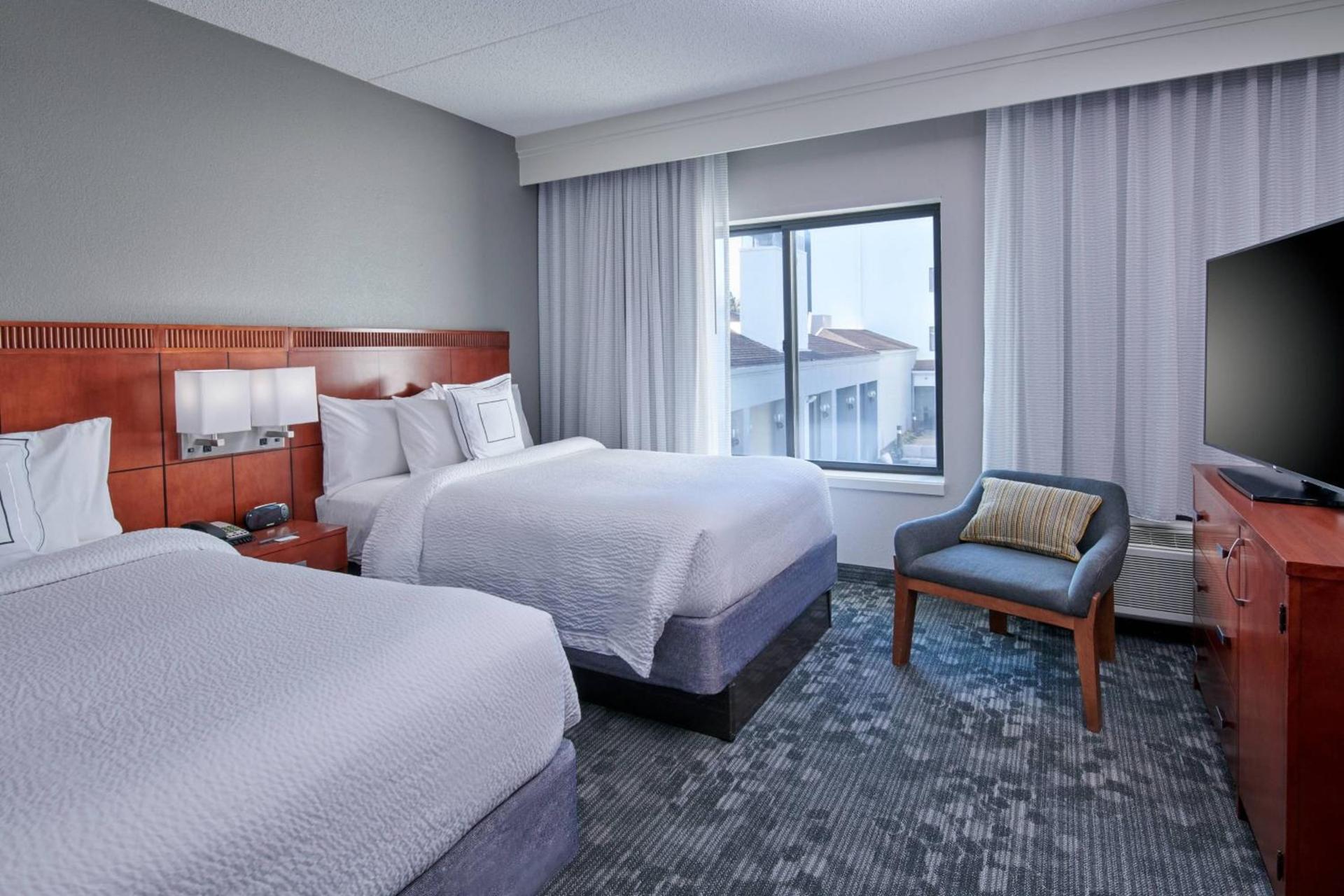 Courtyard by Marriott Indianapolis Castleton photo 11