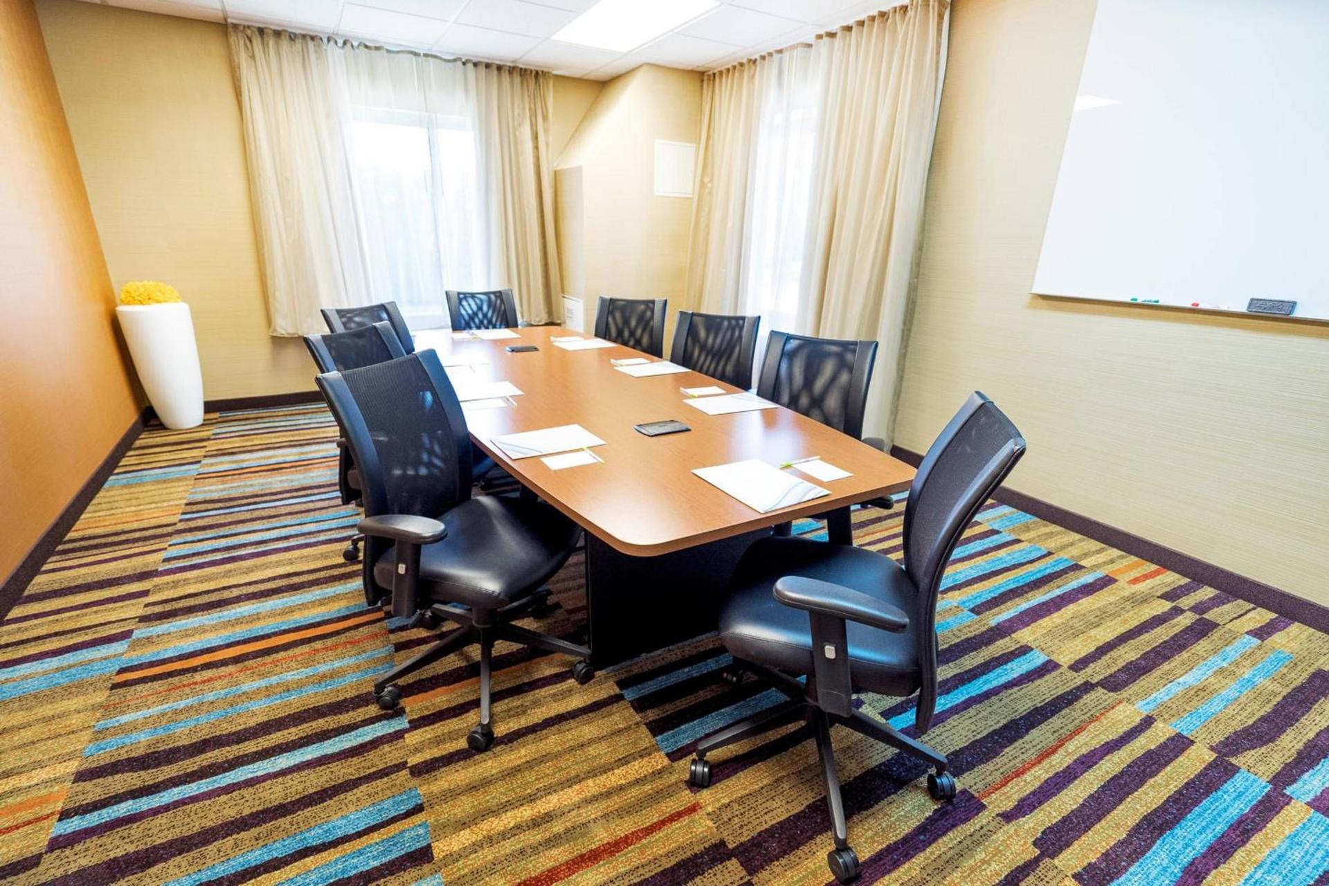 Fairfield by Marriott Medford Long Island photo 19