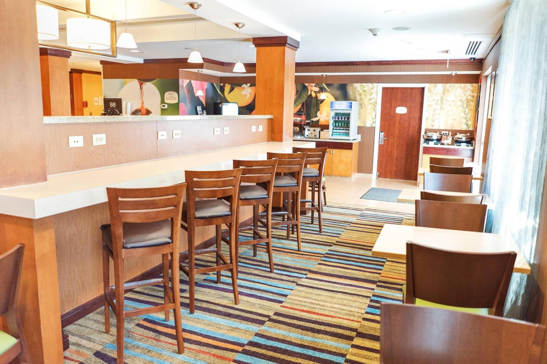 Fairfield by Marriott Medford Long Island photo 14