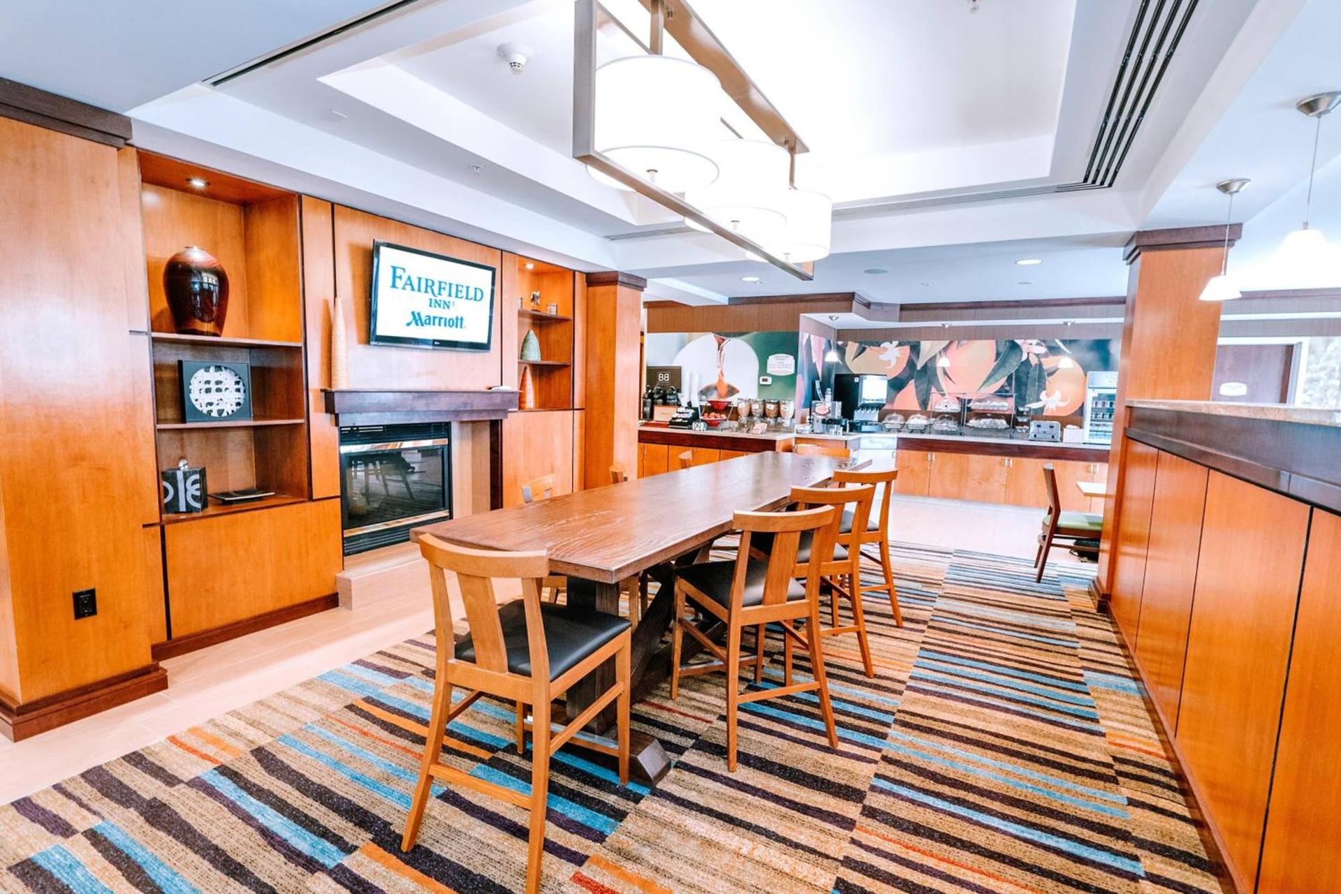 Fairfield by Marriott Medford Long Island photo 9