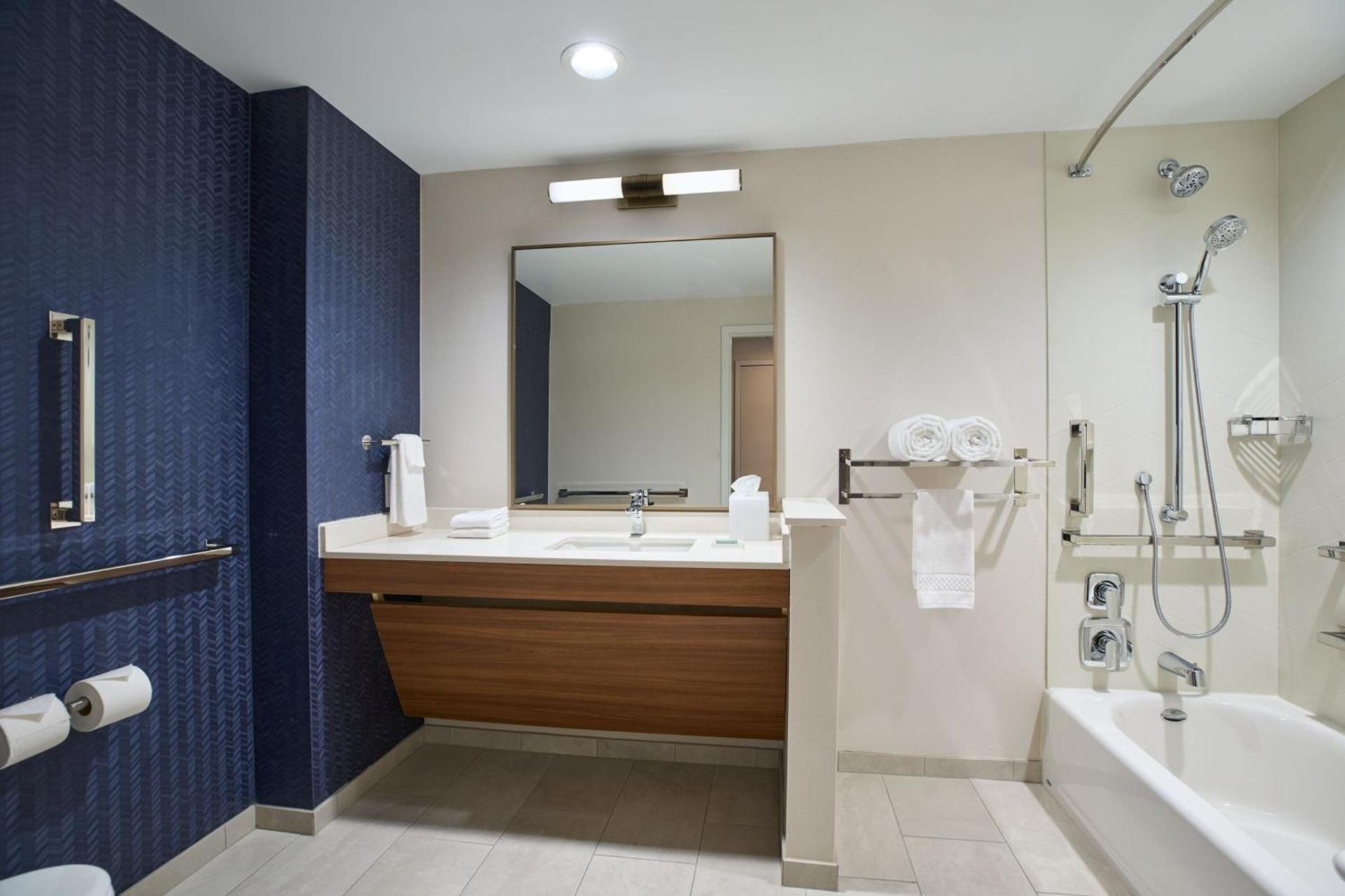 Fairfield by Marriott Inn & Suites Hagerstown photo 8