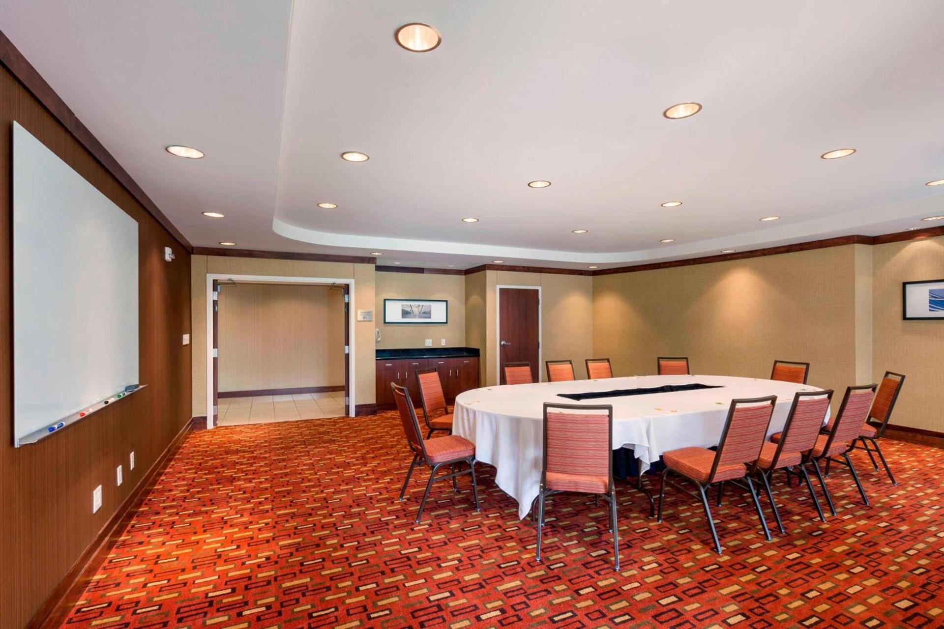 Sonesta Essential Junction City photo 27