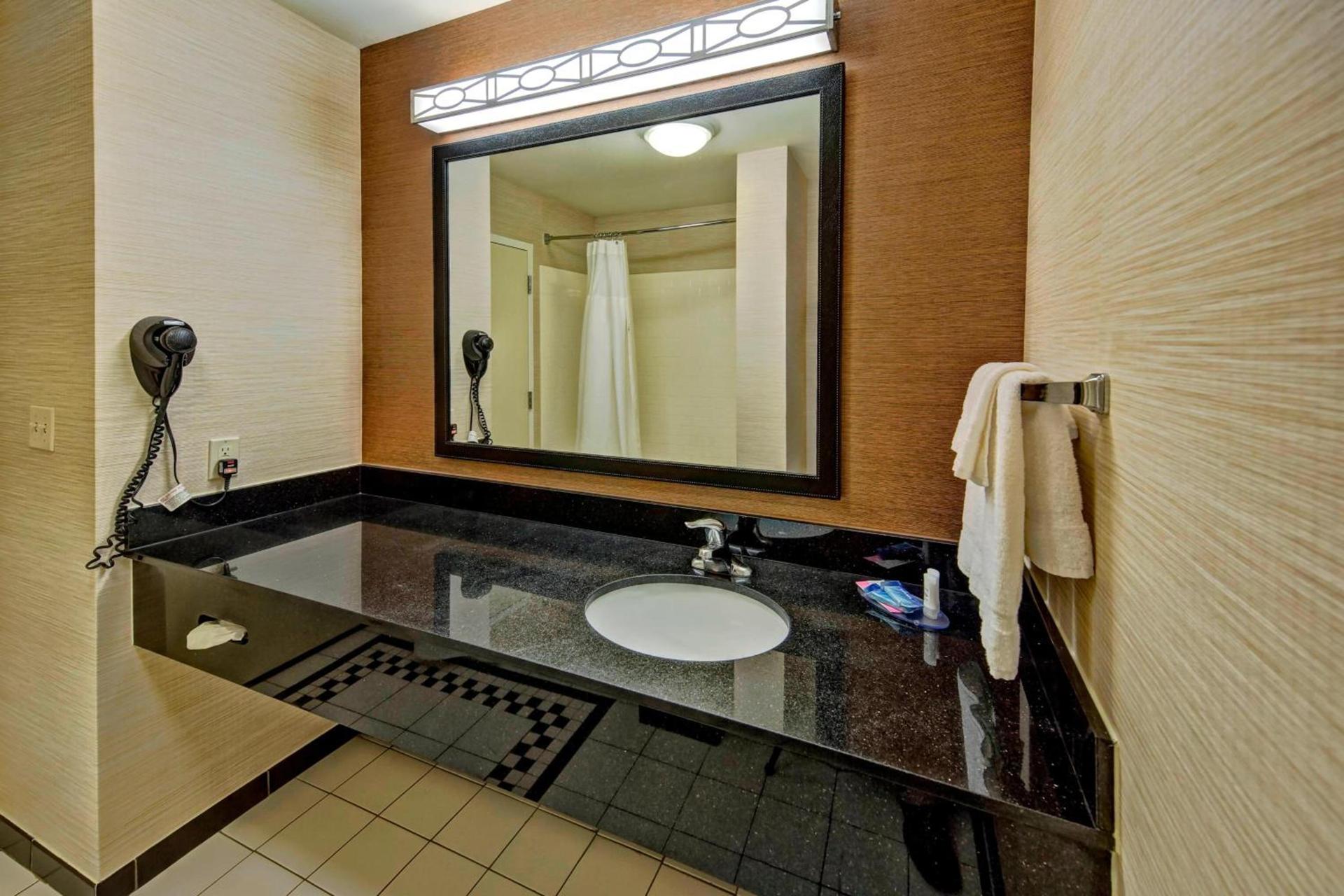 Fairfield Inn and Suites by Marriott Weatherford photo 15