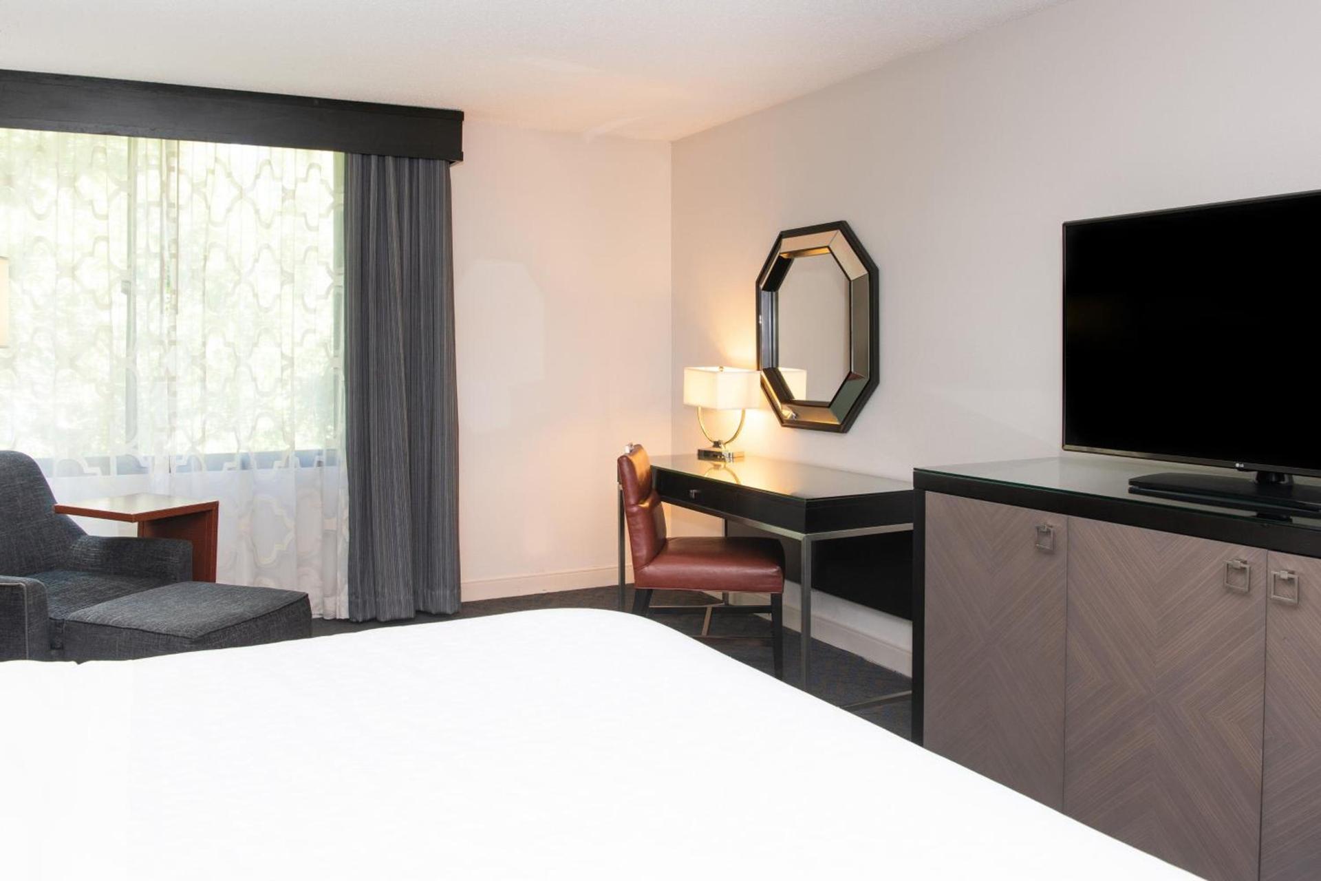 Sheraton Minneapolis West Hotel photo 14