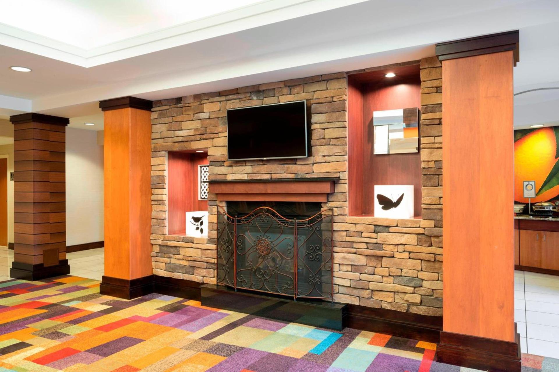 Fairfield Inn & Suites by Marriott State College photo 4