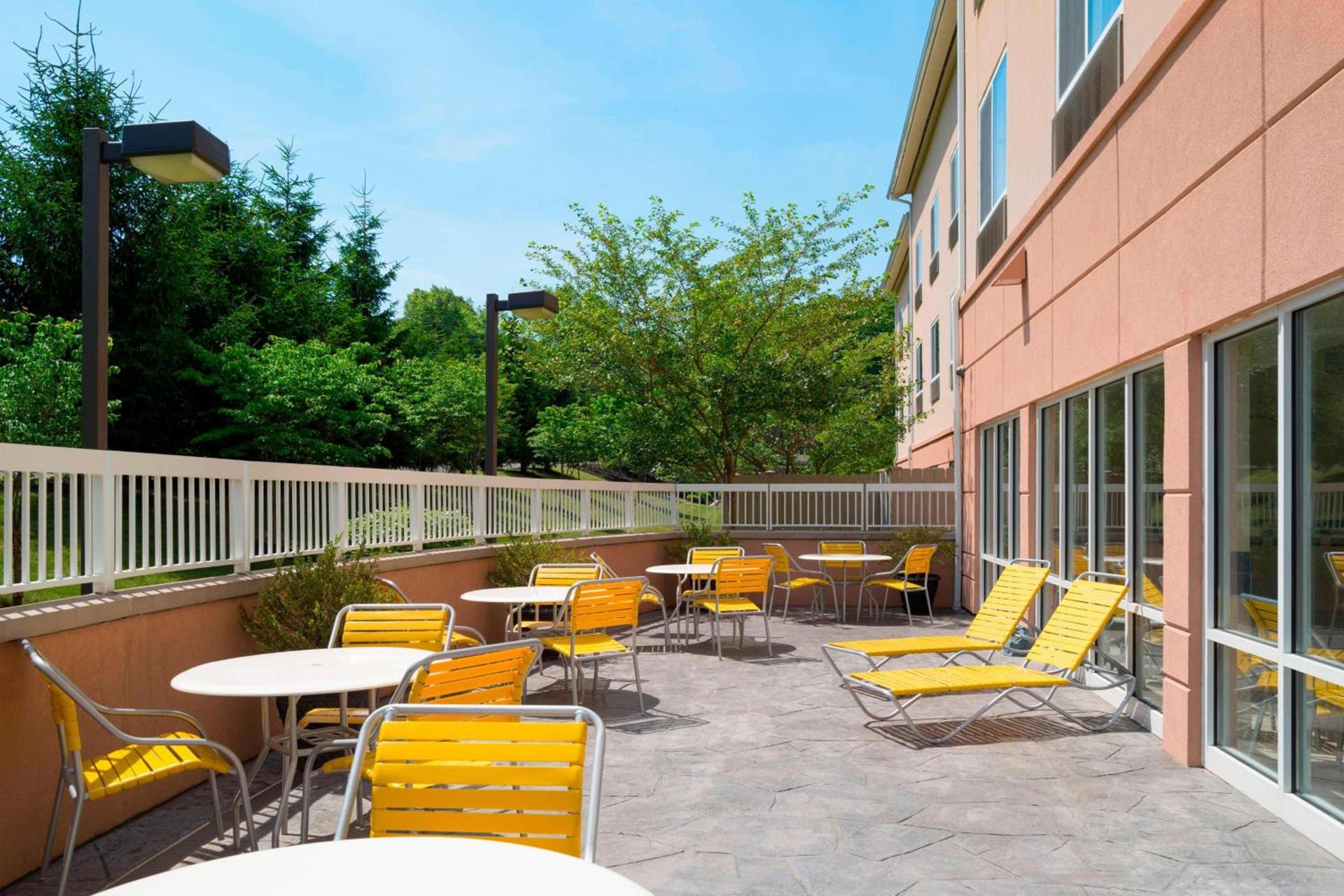 Fairfield Inn & Suites by Marriott State College photo 5