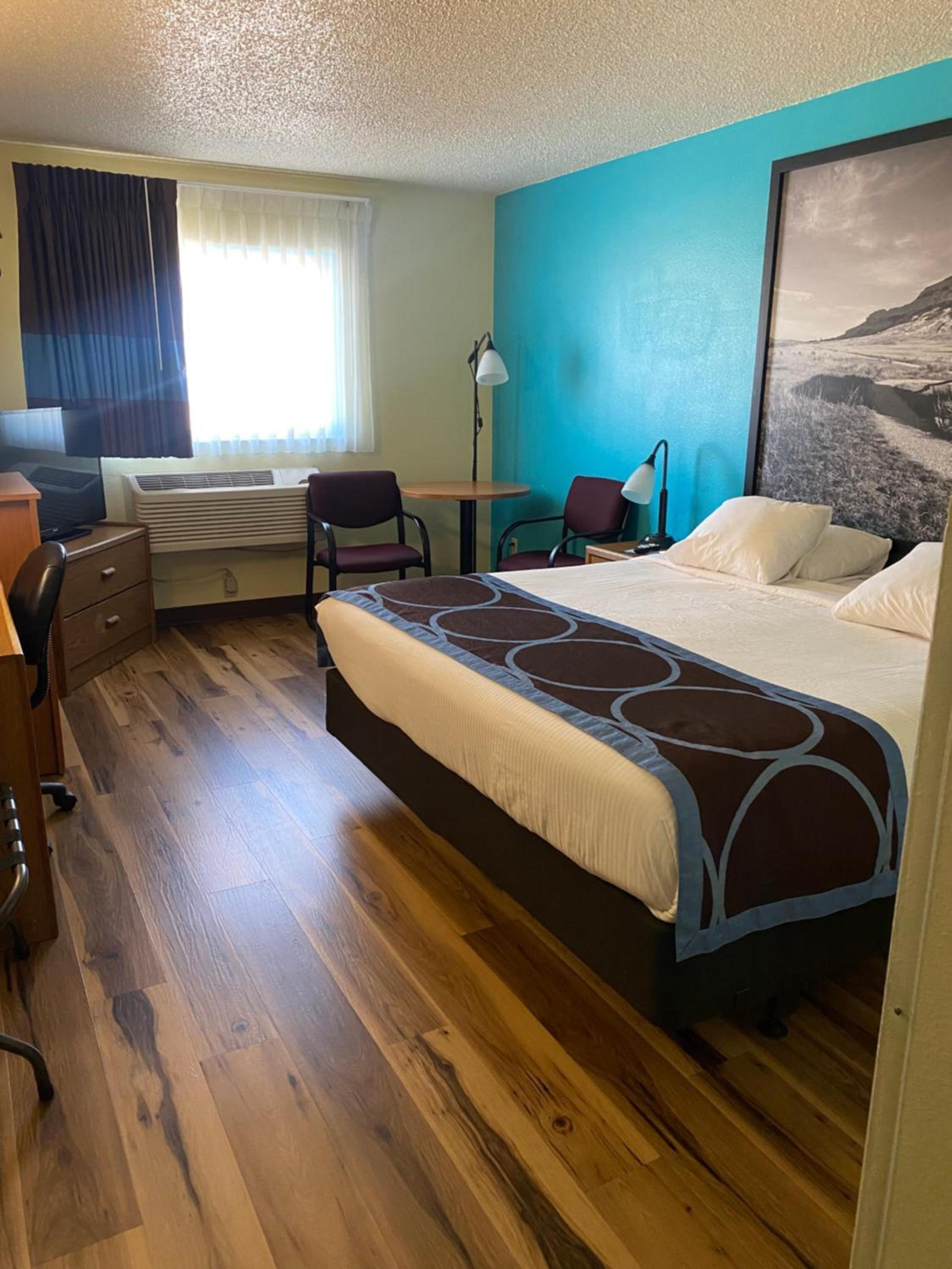 Super 8 by Wyndham Ogallala photo 15