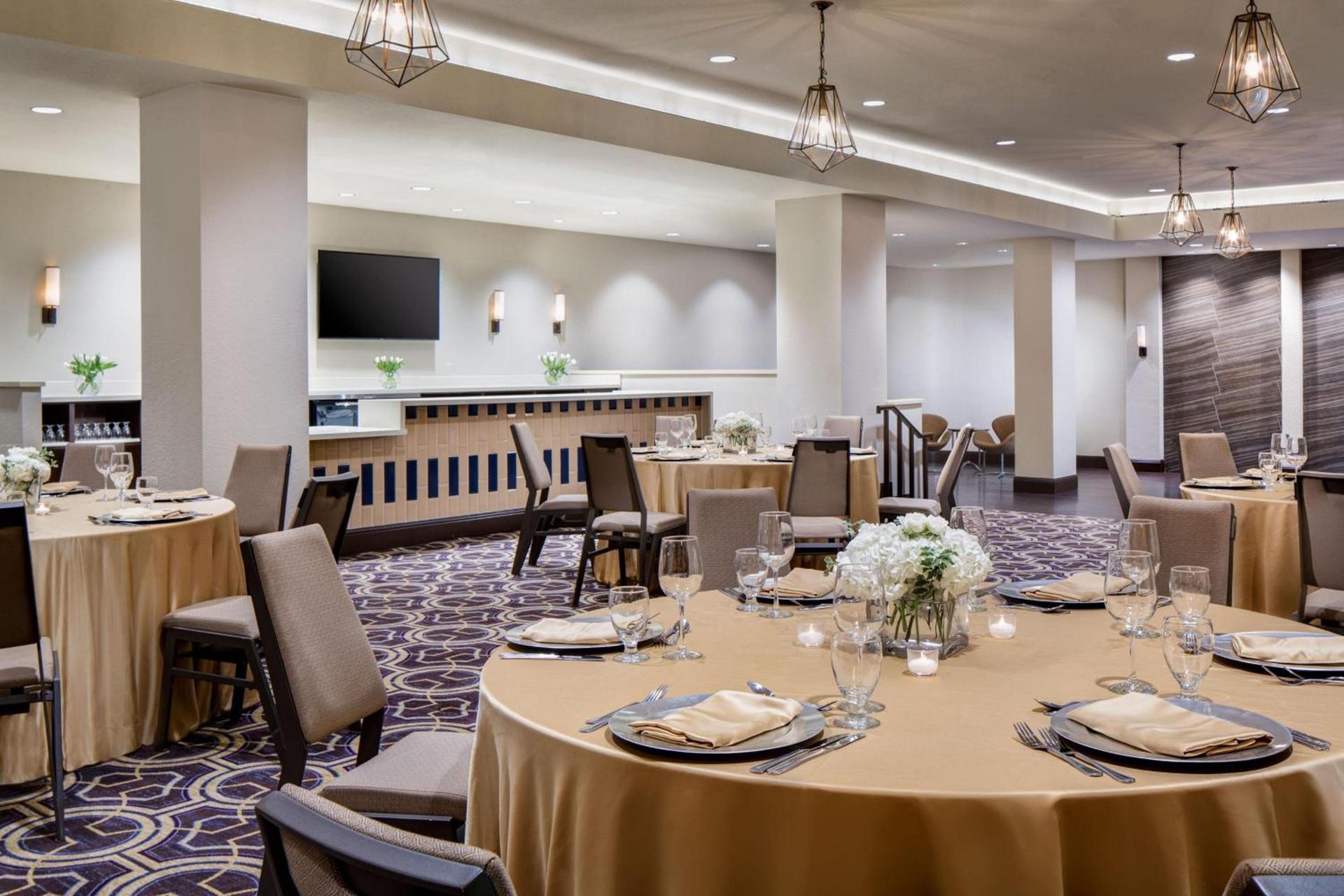 Sheraton DFW Airport Hotel photo 37