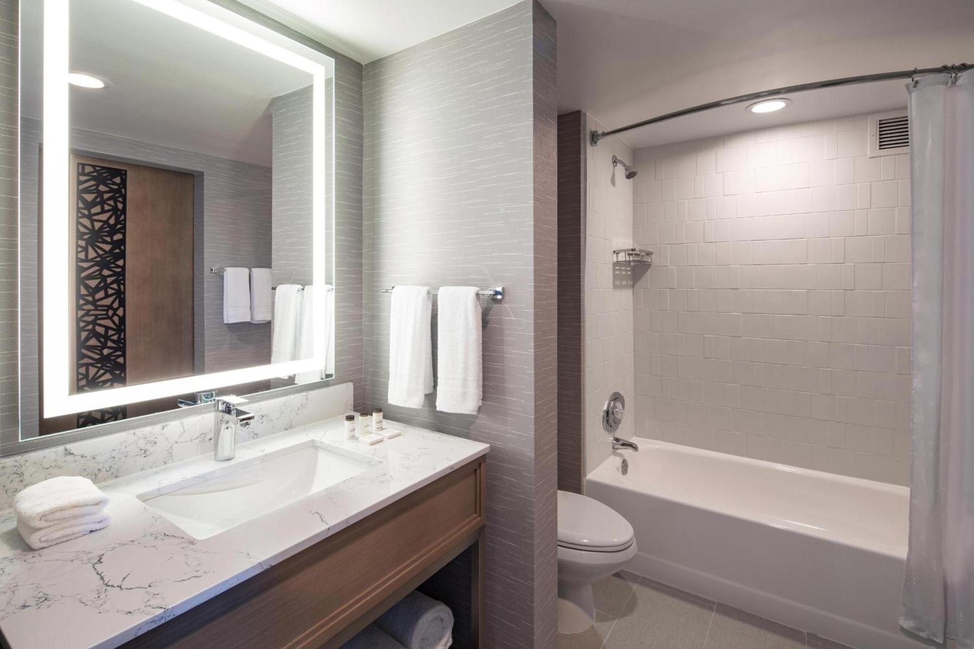 Sheraton Suites Columbus Worthington photo 30