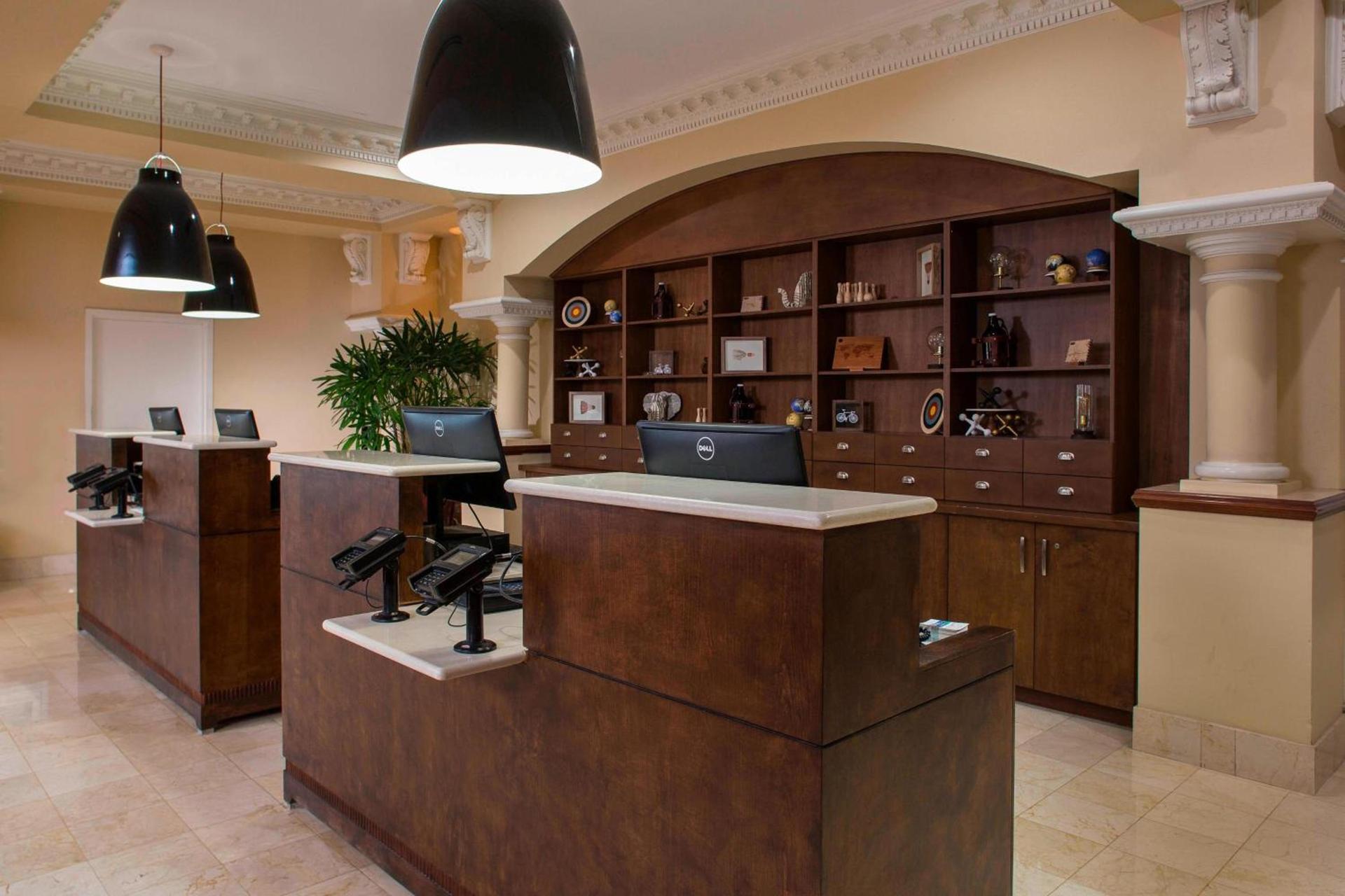 Four Points by Sheraton Suites Tampa Airport Westshore photo 4