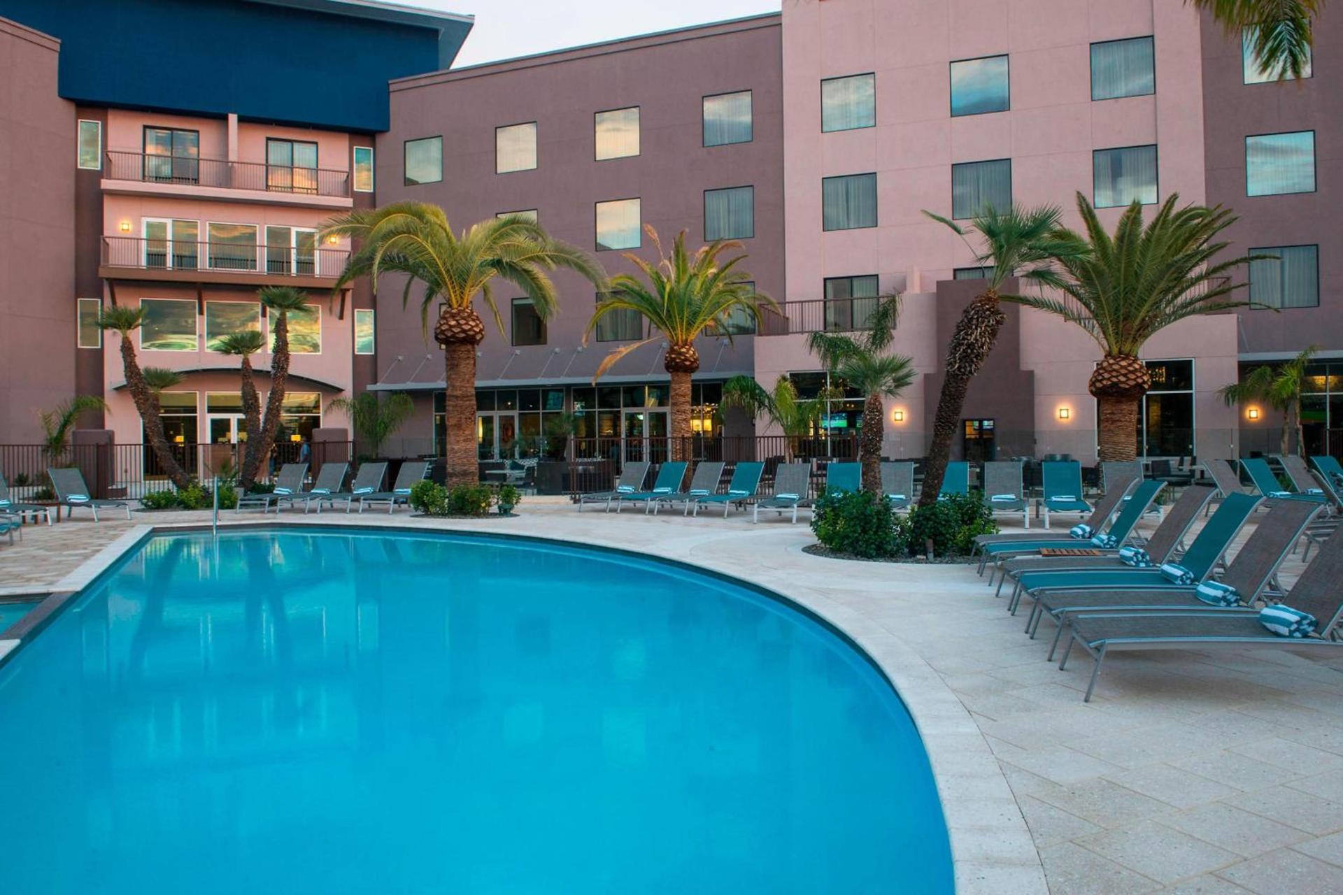 Sheraton Mesa Hotel at Wrigleyville West photo 3