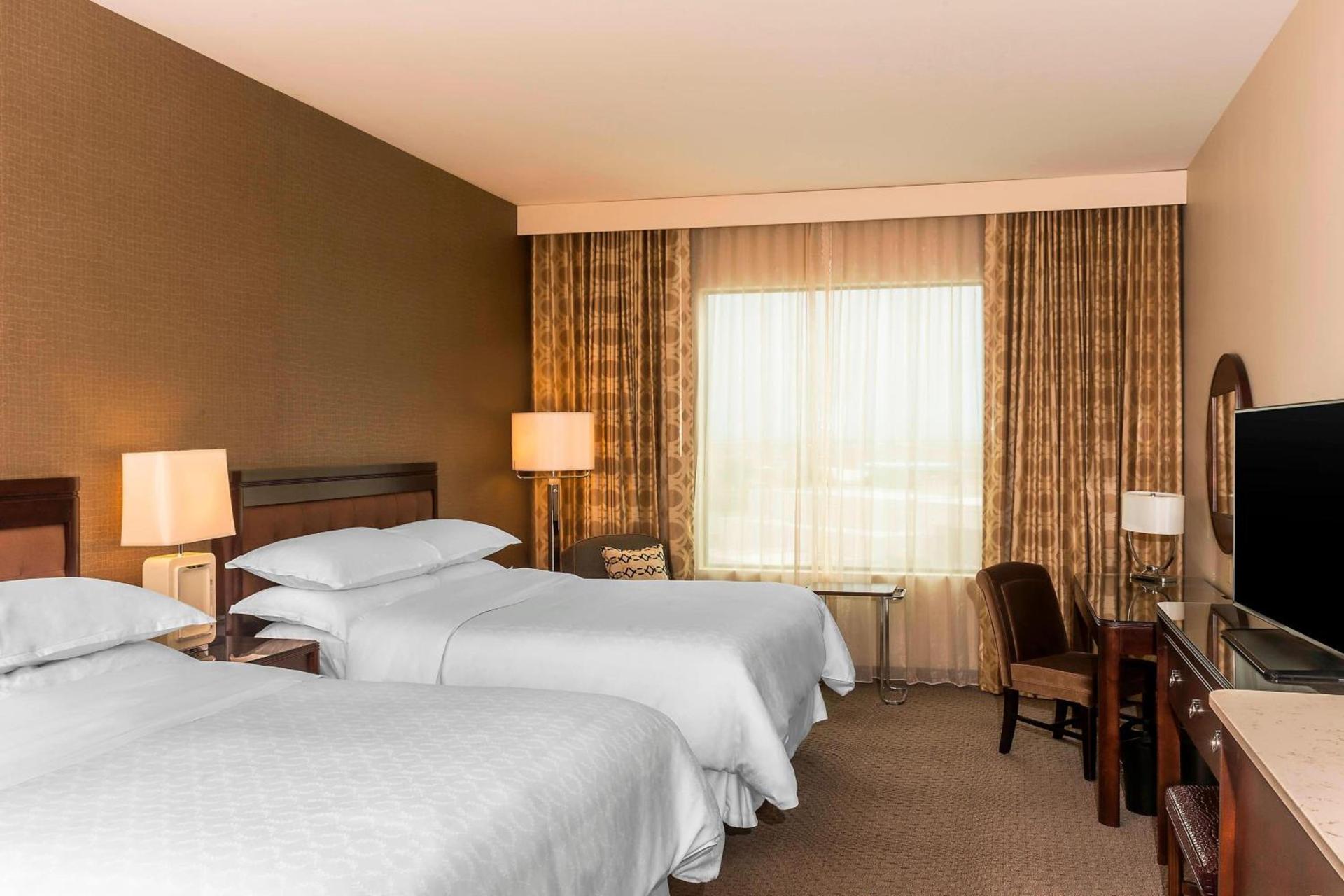 Sheraton Mesa Hotel at Wrigleyville West photo 5