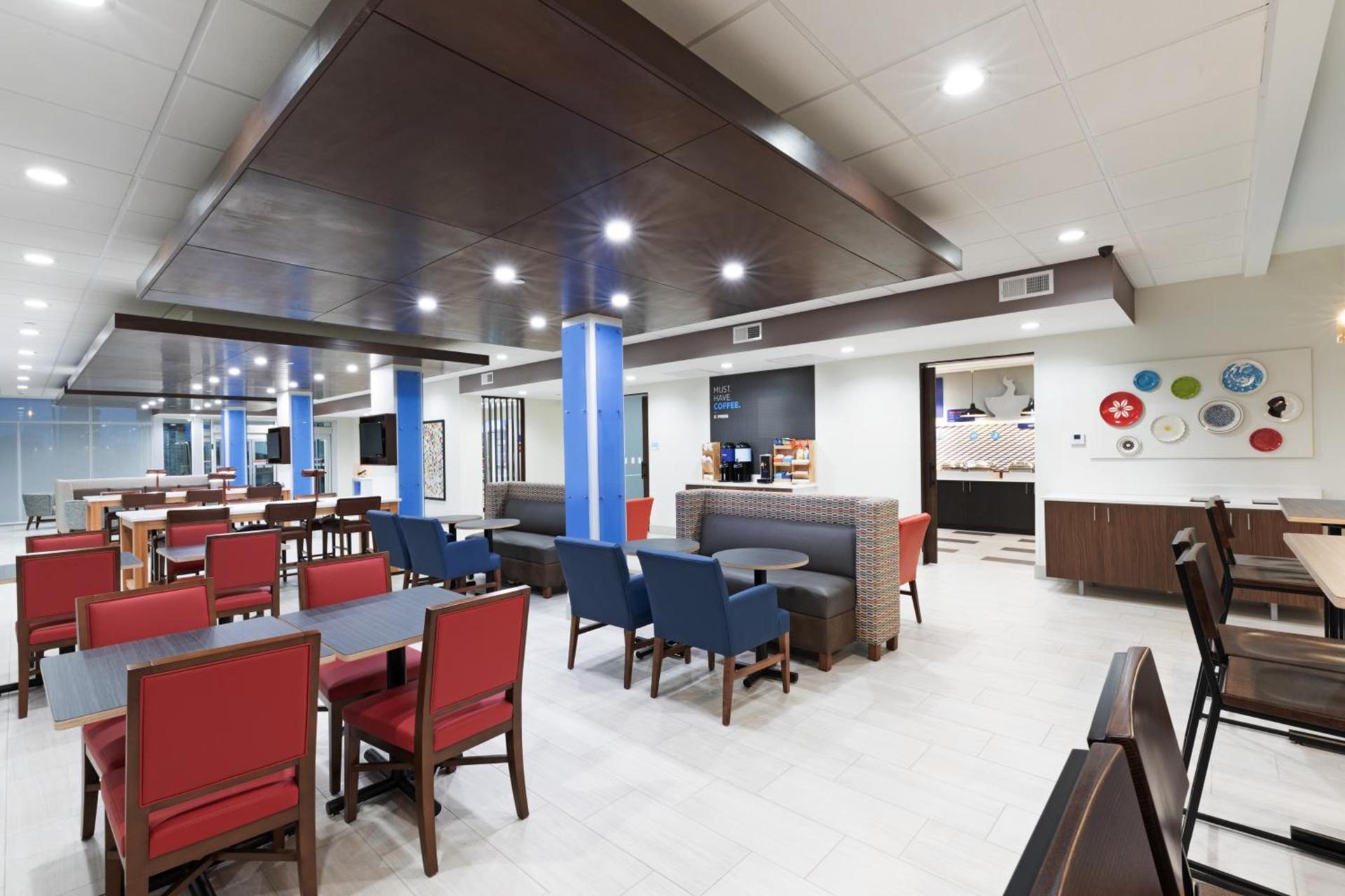 Holiday Inn Express & Suites Purcell by IHG photo 5