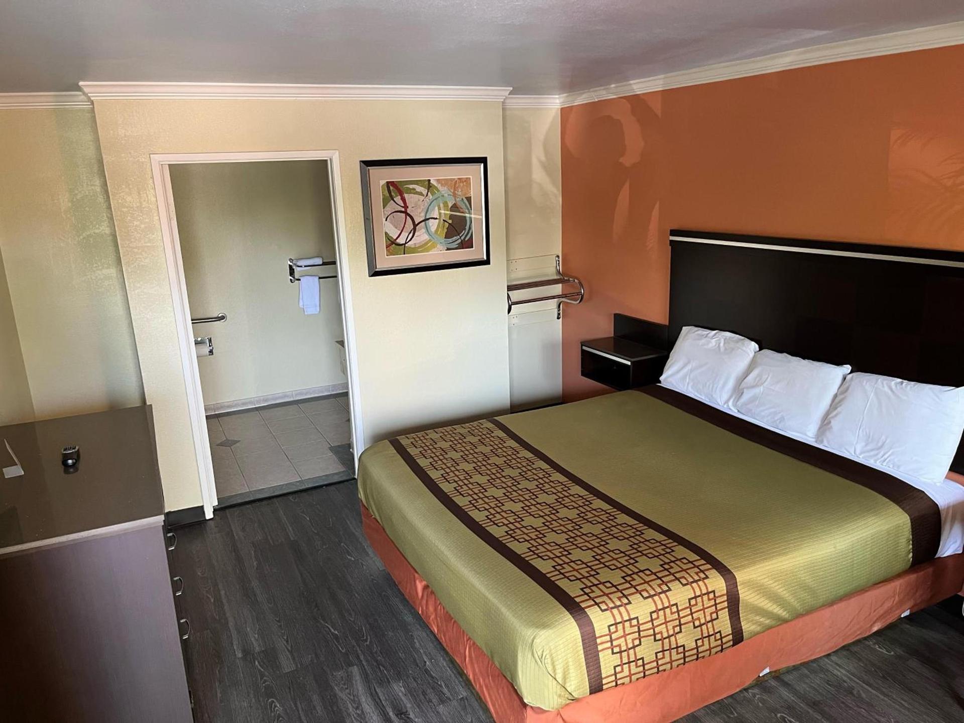 Rivera Inn & Suites Motel photo 13