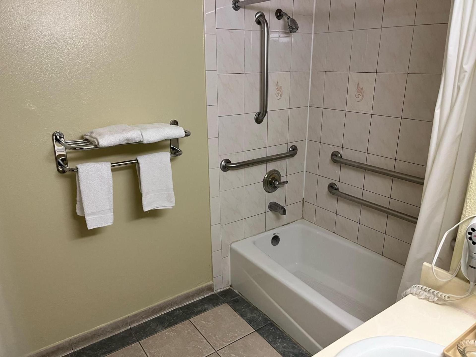 Rivera Inn & Suites Motel photo 10